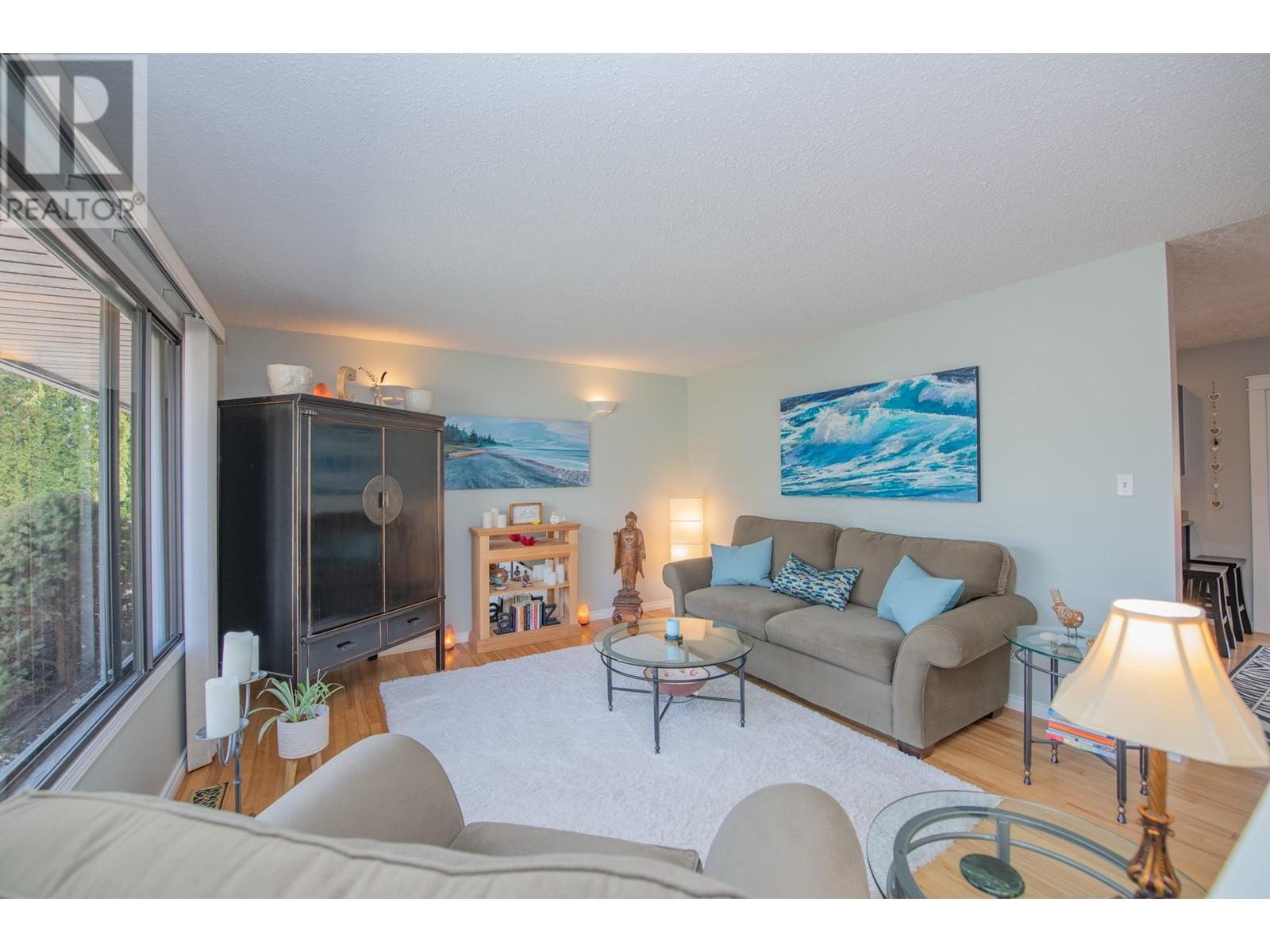 Property at 3060 Sunnyview Road image 5