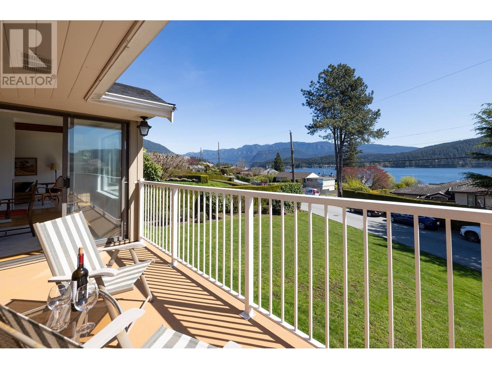 587 Beachview Drive, North Vancouver, British Columbia  V7G 1P8 - Photo 19 - R2993678