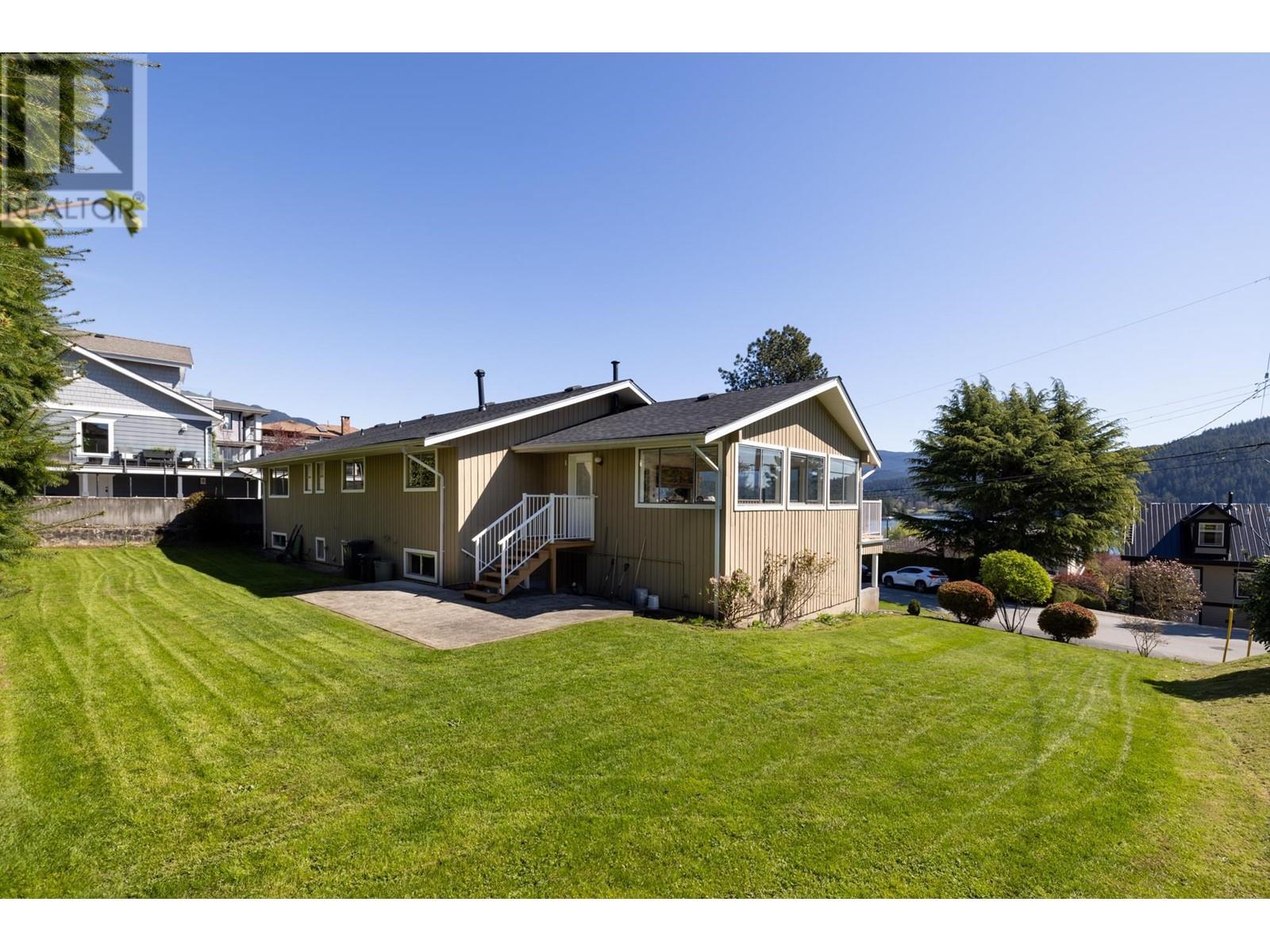587 Beachview Drive, North Vancouver, British Columbia  V7G 1P8 - Photo 30 - R2993678