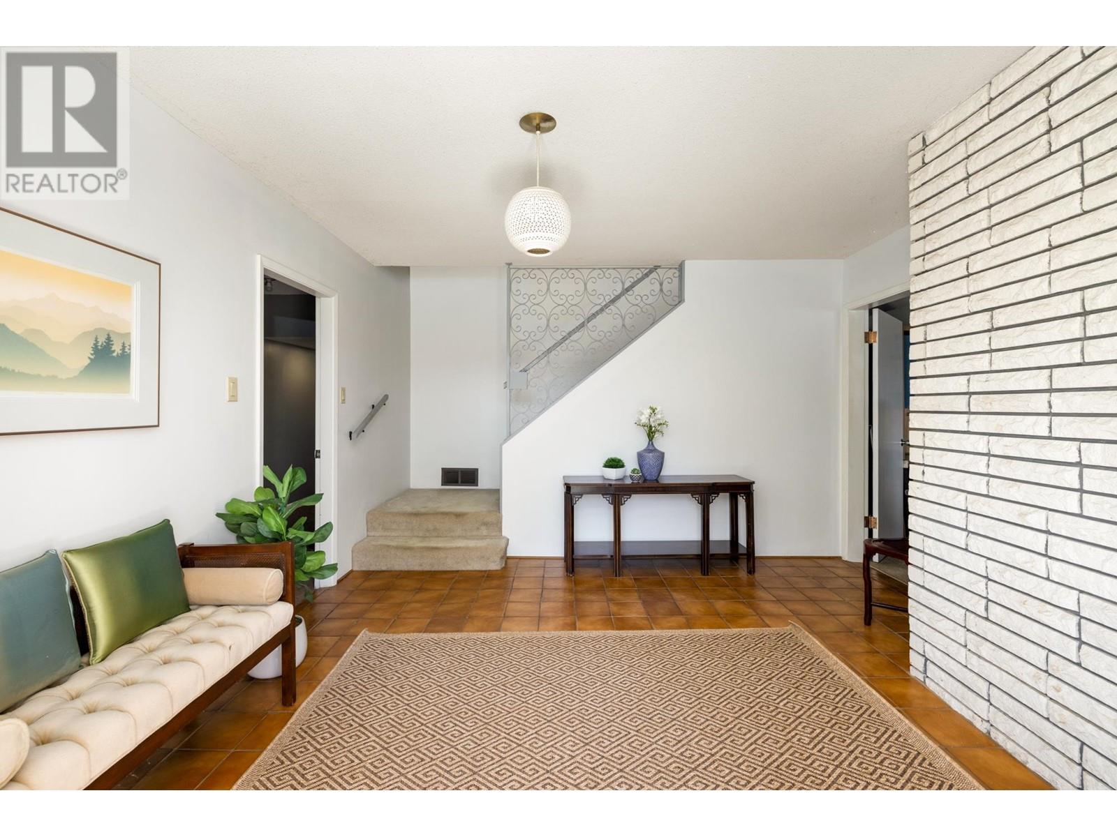 587 Beachview Drive, North Vancouver, British Columbia  V7G 1P8 - Photo 26 - R2993678