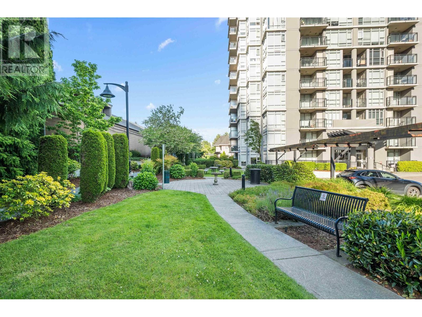 802 555 Delestre Avenue, Coquitlam, British Columbia  V3K 0A9 - Photo 2 - R2993712