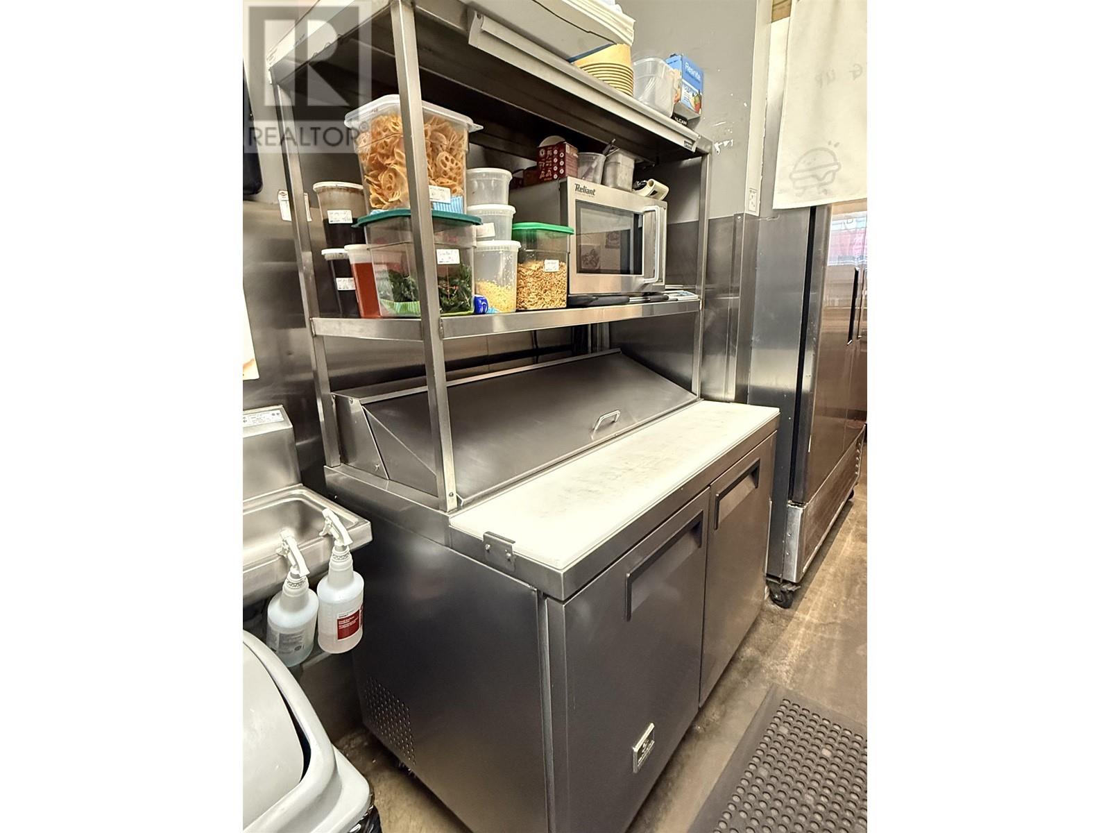 2825 W Broadway, Vancouver, British Columbia  V6K 2G6 - Photo 9 - C8068595