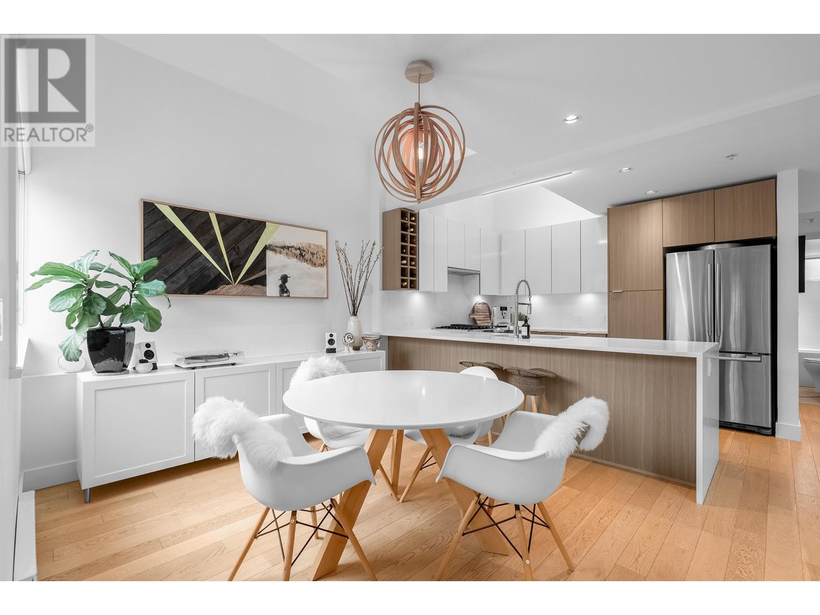 Listing Picture 4 of 35 : 367 E 16TH AVENUE, Vancouver / 溫哥華 - 魯藝地產 Yvonne Lu Group - MLS Medallion Club Member