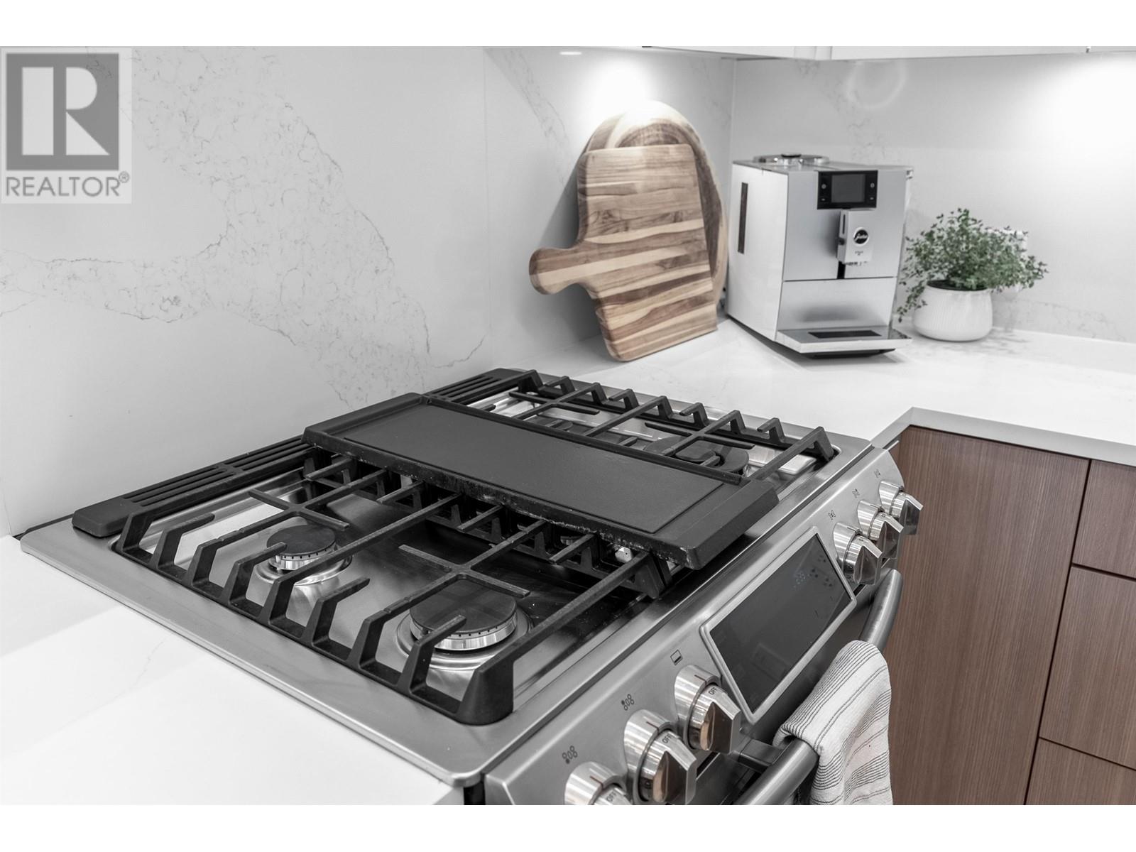 Listing Picture 9 of 35 : 367 E 16TH AVENUE, Vancouver / 溫哥華 - 魯藝地產 Yvonne Lu Group - MLS Medallion Club Member