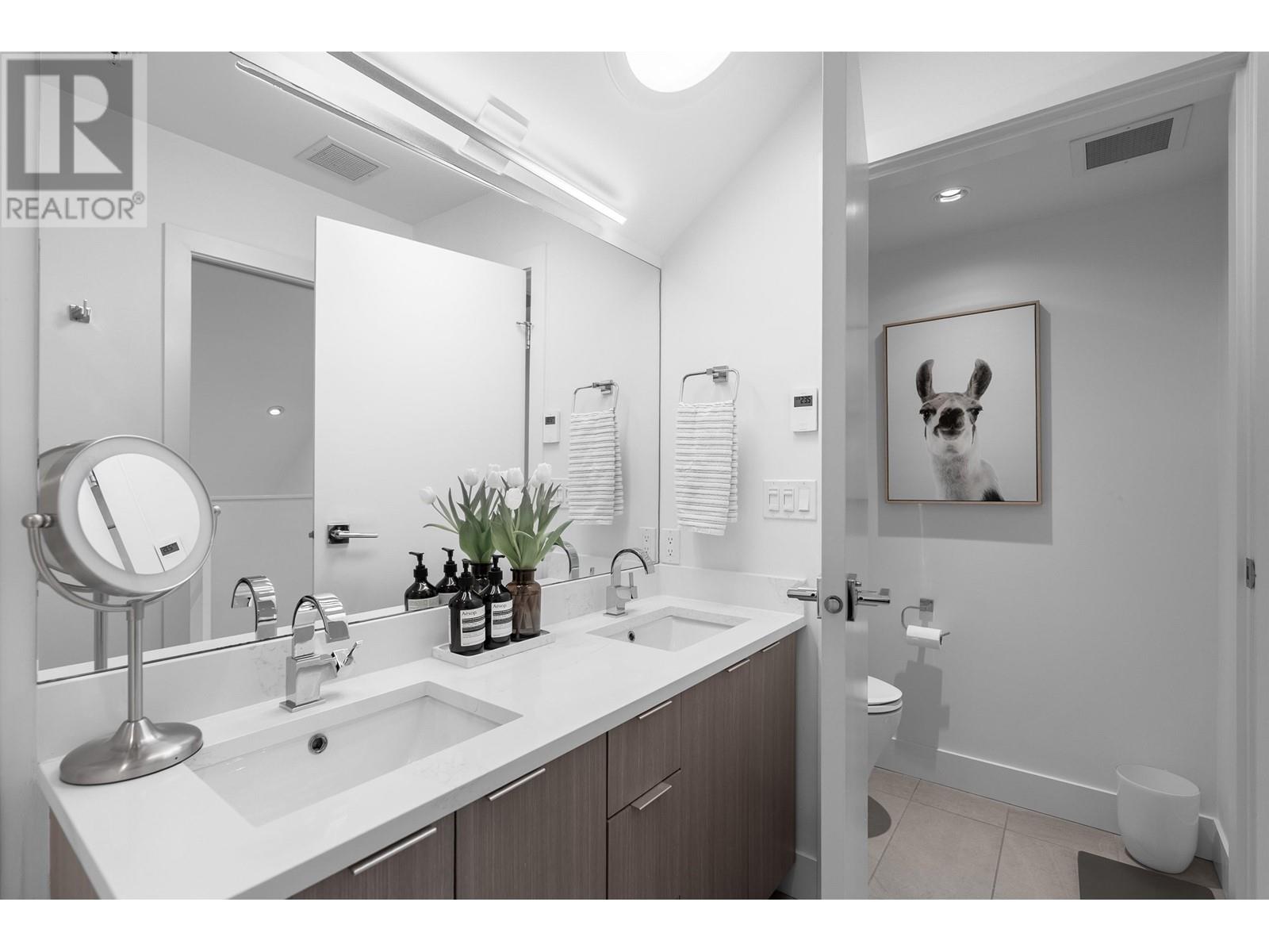 Listing Picture 15 of 35 : 367 E 16TH AVENUE, Vancouver / 溫哥華 - 魯藝地產 Yvonne Lu Group - MLS Medallion Club Member