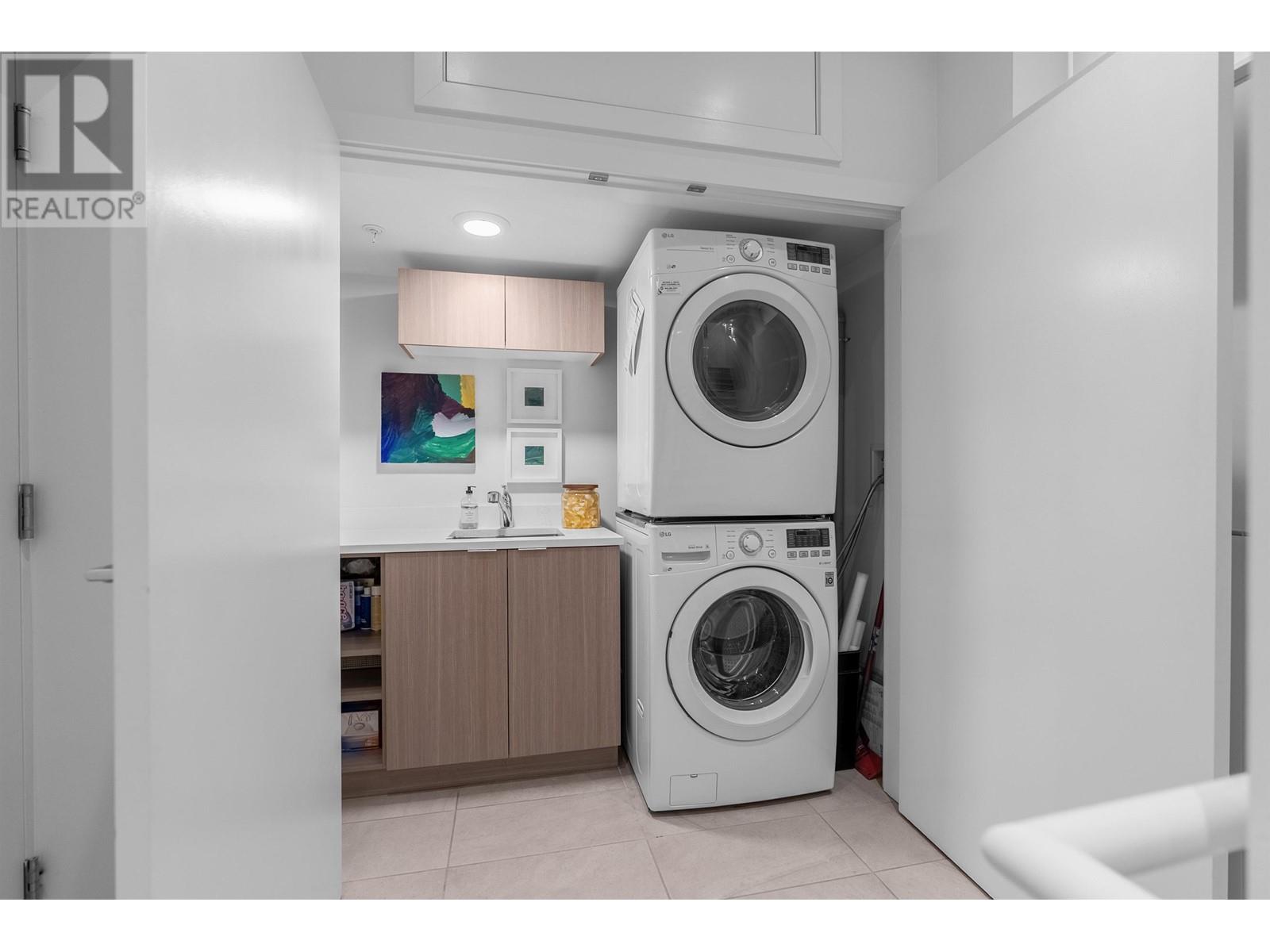 Listing Picture 23 of 35 : 367 E 16TH AVENUE, Vancouver / 溫哥華 - 魯藝地產 Yvonne Lu Group - MLS Medallion Club Member