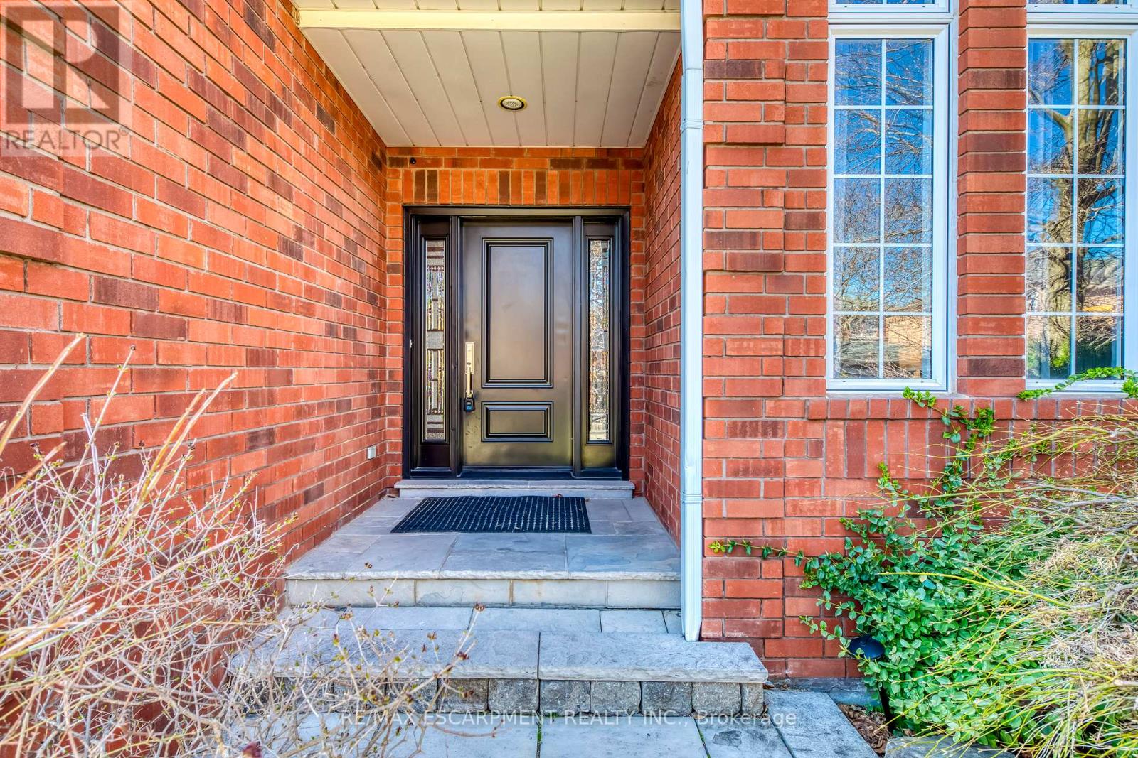 Property at 1185 LINDENROCK DRIVE image 2