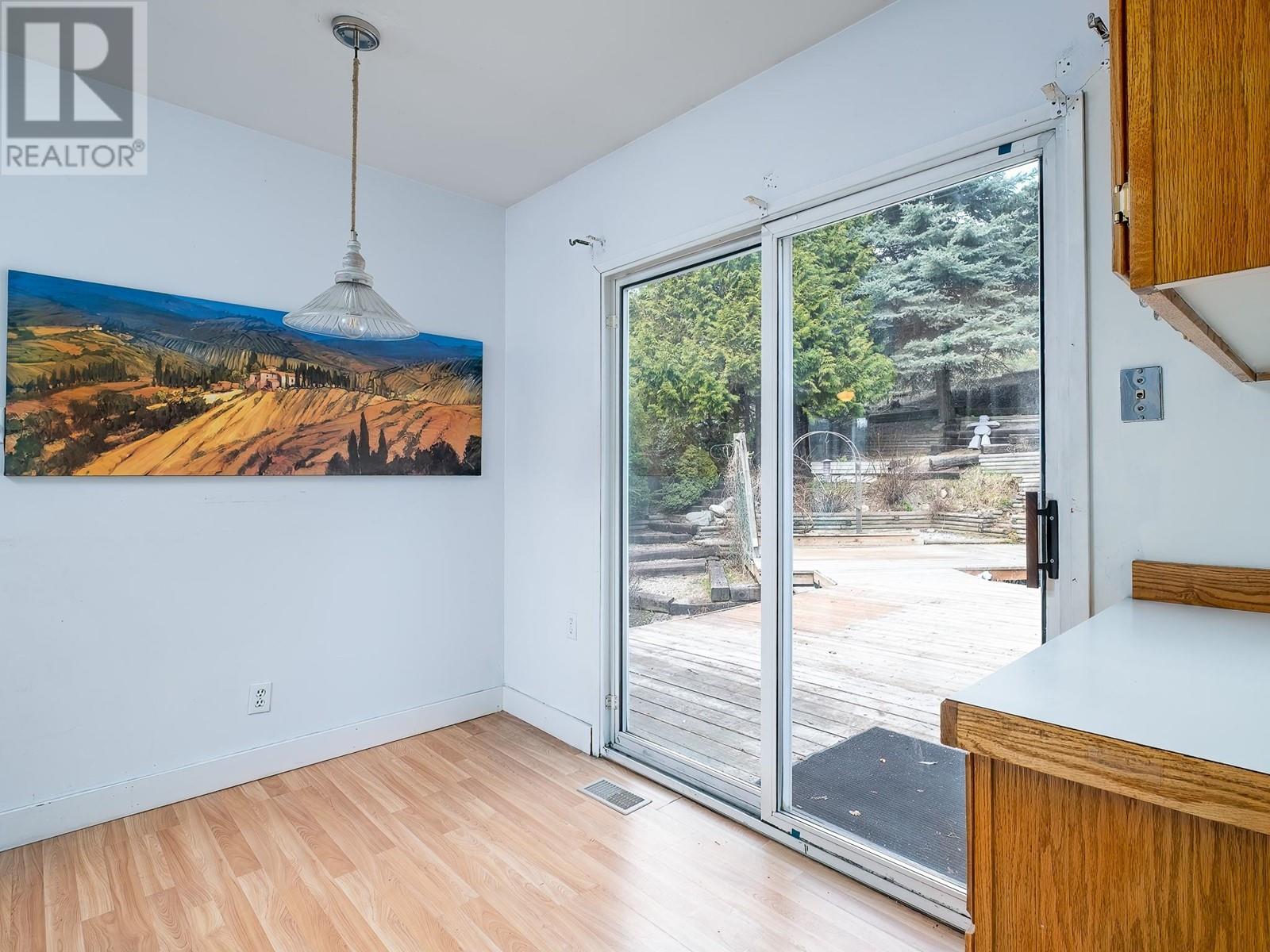 Property at 2170 Thompson Avenue image 3