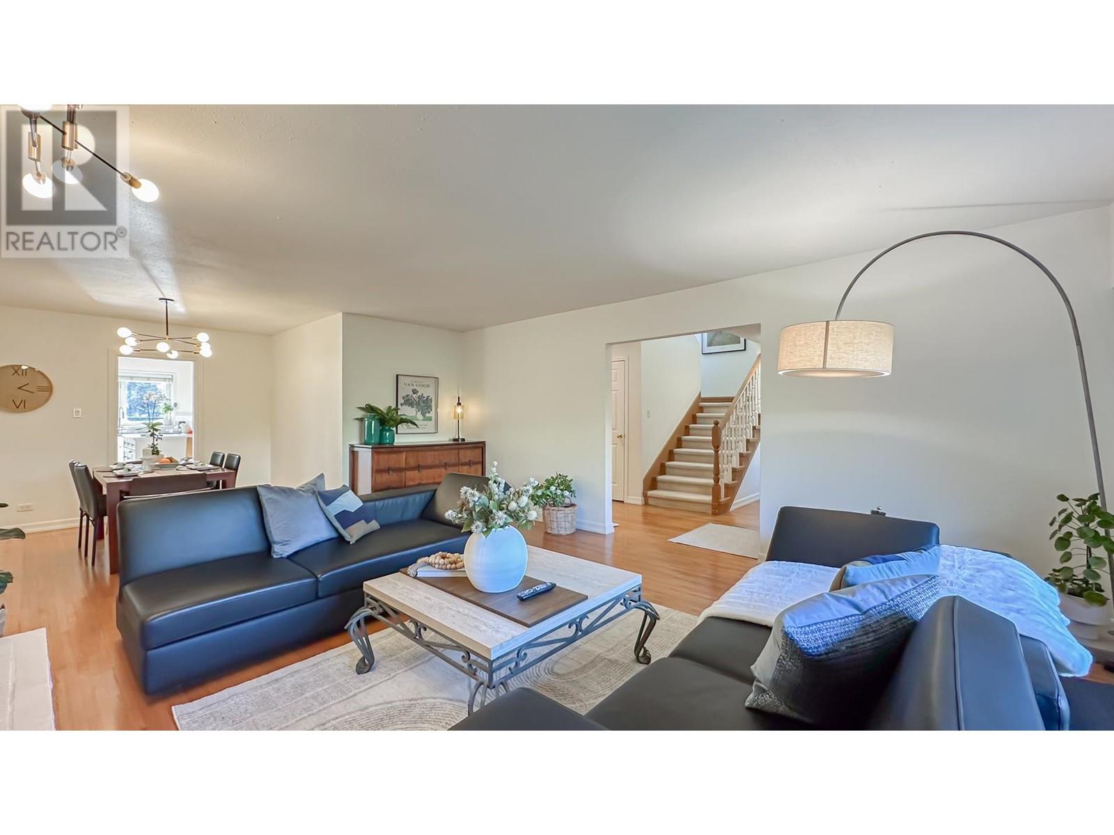Property at 1092 KINGS AVENUE image 3