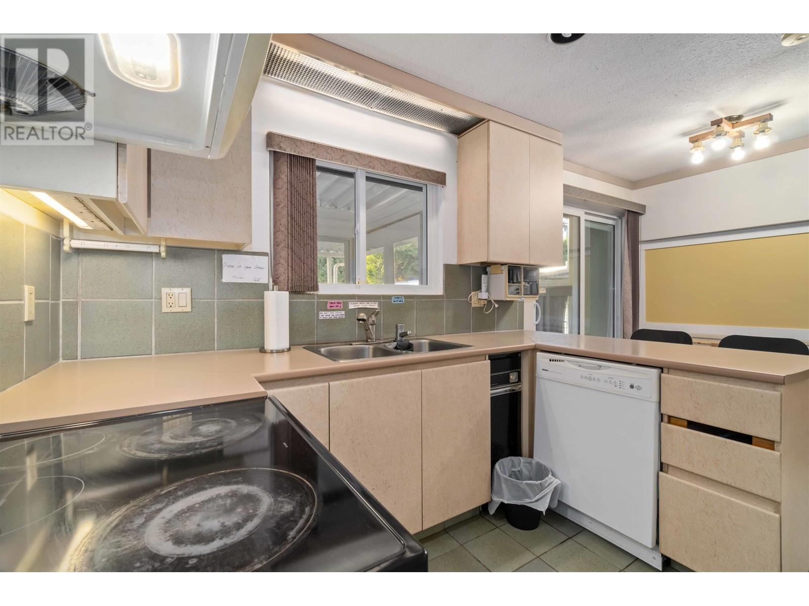 10271 Thirlmere Drive, Richmond, British Columbia  V7A 1R5 - Photo 8 - R2993770