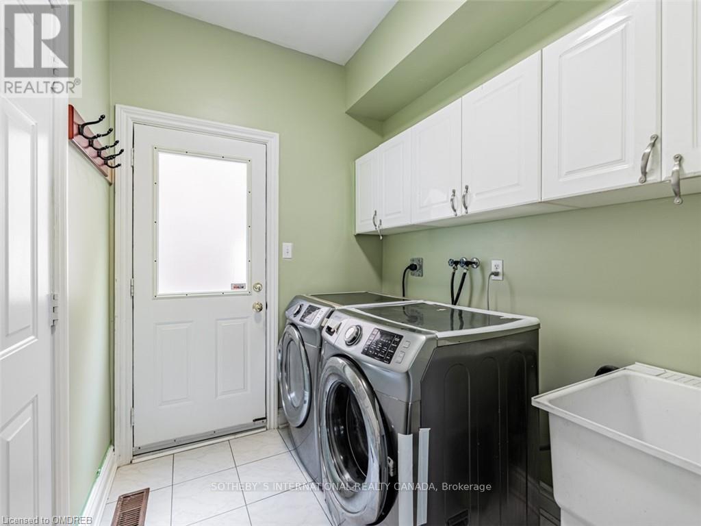 5930 Bassinger Place, Mississauga, Ontario  L5M 6K5 - Photo 16 - W12081172