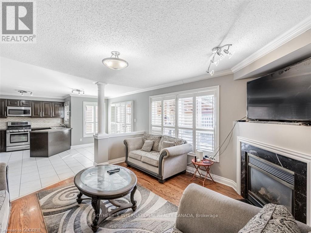 5930 Bassinger Place, Mississauga, Ontario  L5M 6K5 - Photo 10 - W12081172