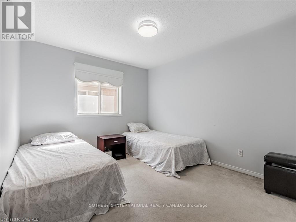 5930 Bassinger Place, Mississauga, Ontario  L5M 6K5 - Photo 24 - W12081172