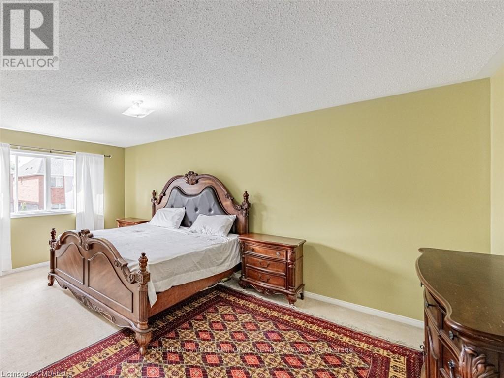5930 Bassinger Place, Mississauga, Ontario  L5M 6K5 - Photo 19 - W12081172