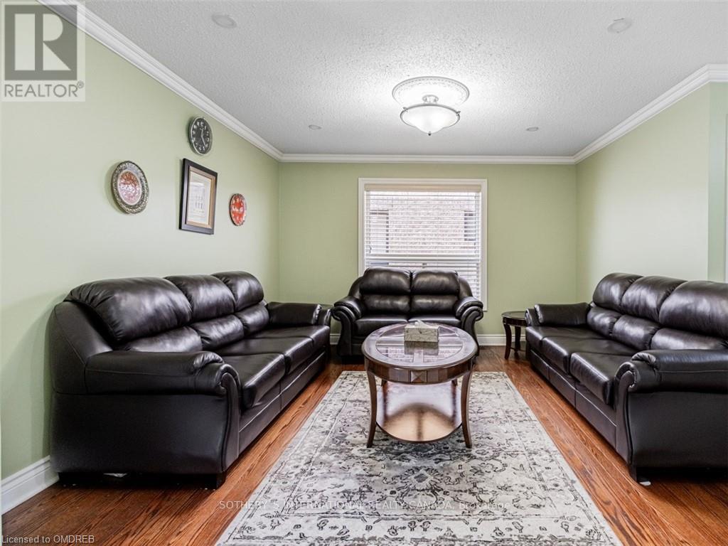 5930 Bassinger Place, Mississauga, Ontario  L5M 6K5 - Photo 8 - W12081172