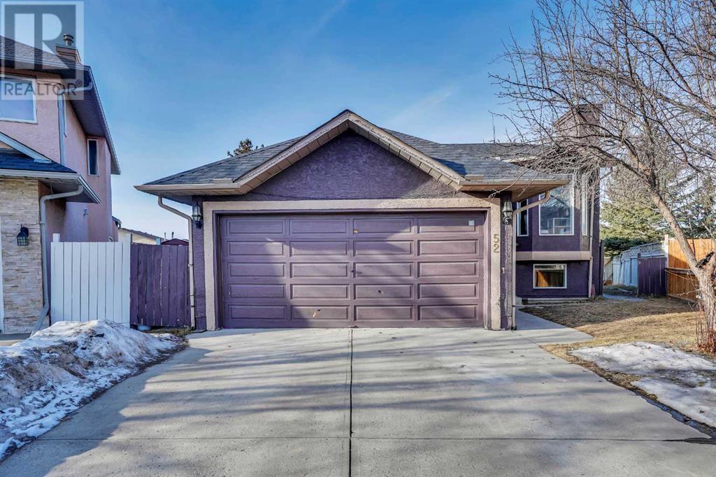 Property at 52 Martinglen Place NE image 1