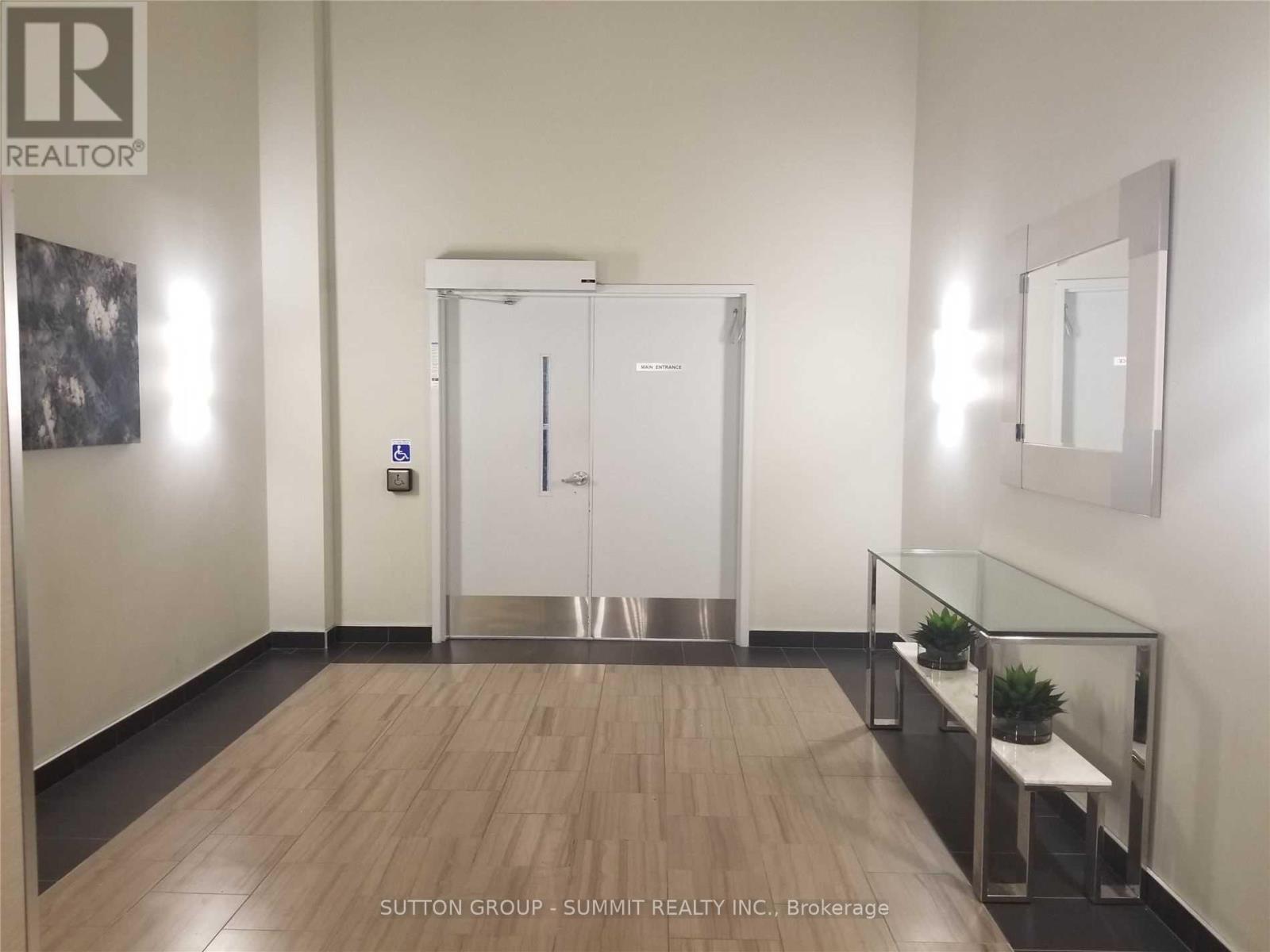 813 - 12 Woodstream Boulevard, Vaughan, Ontario  L4L 8C3 - Photo 2 - N12099678