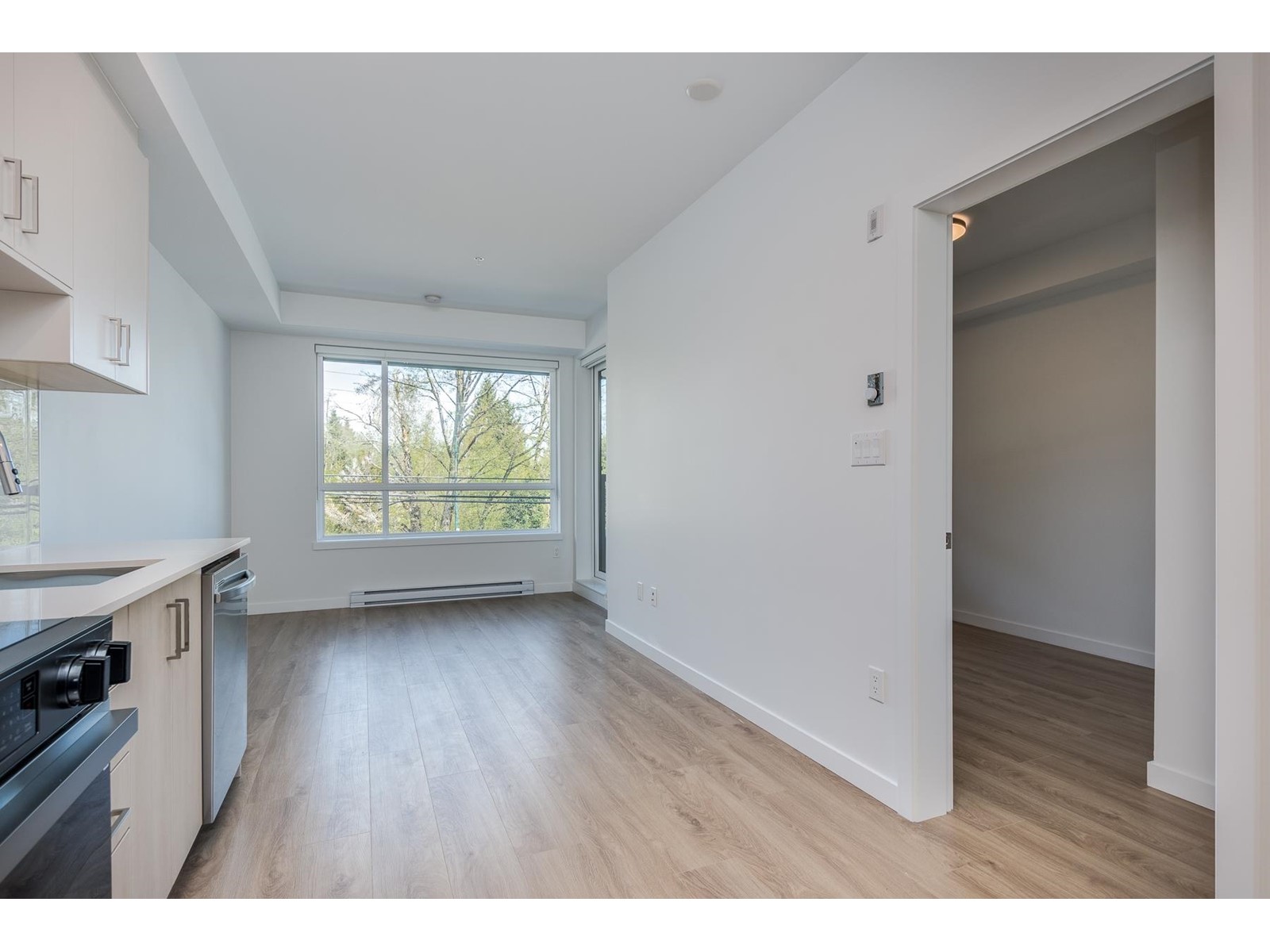 W303 13838 108 Avenue, Surrey, British Columbia  V3T 0T8 - Photo 4 - R2993836