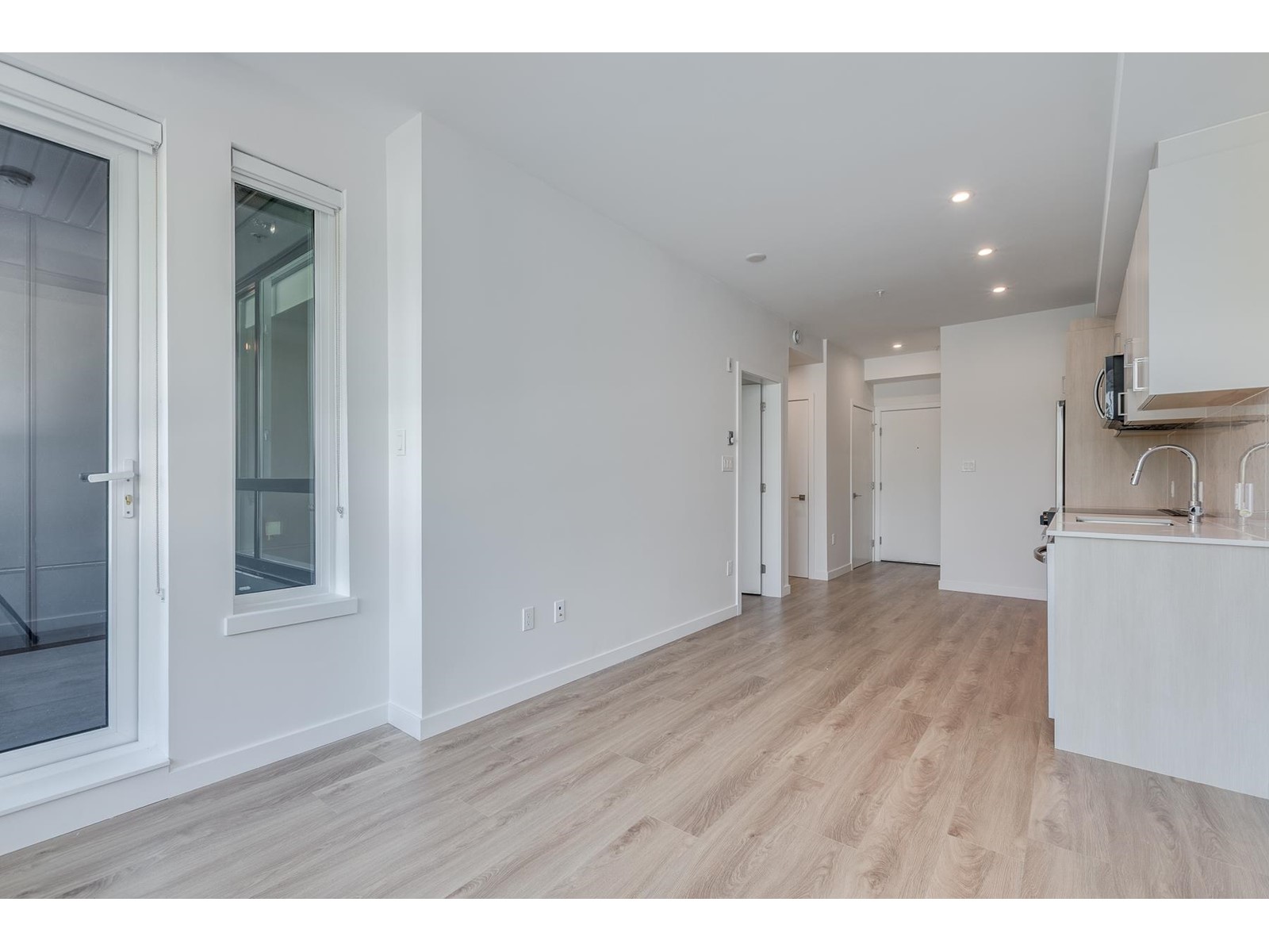 W303 13838 108 Avenue, Surrey, British Columbia  V3T 0T8 - Photo 6 - R2993836