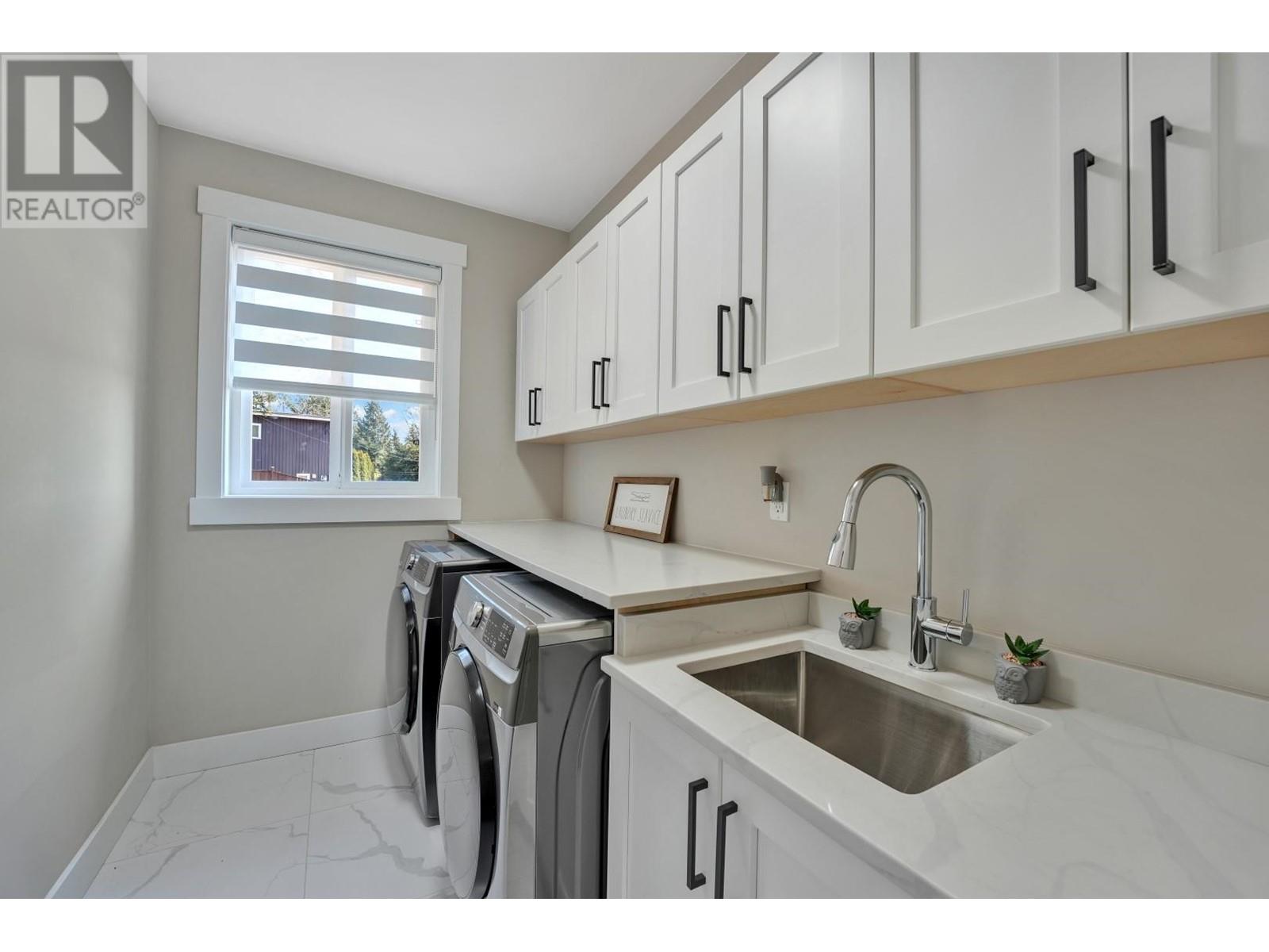 1939 Brunette Avenue, Coquitlam, British Columbia  V3K 1H8 - Photo 35 - R2993787