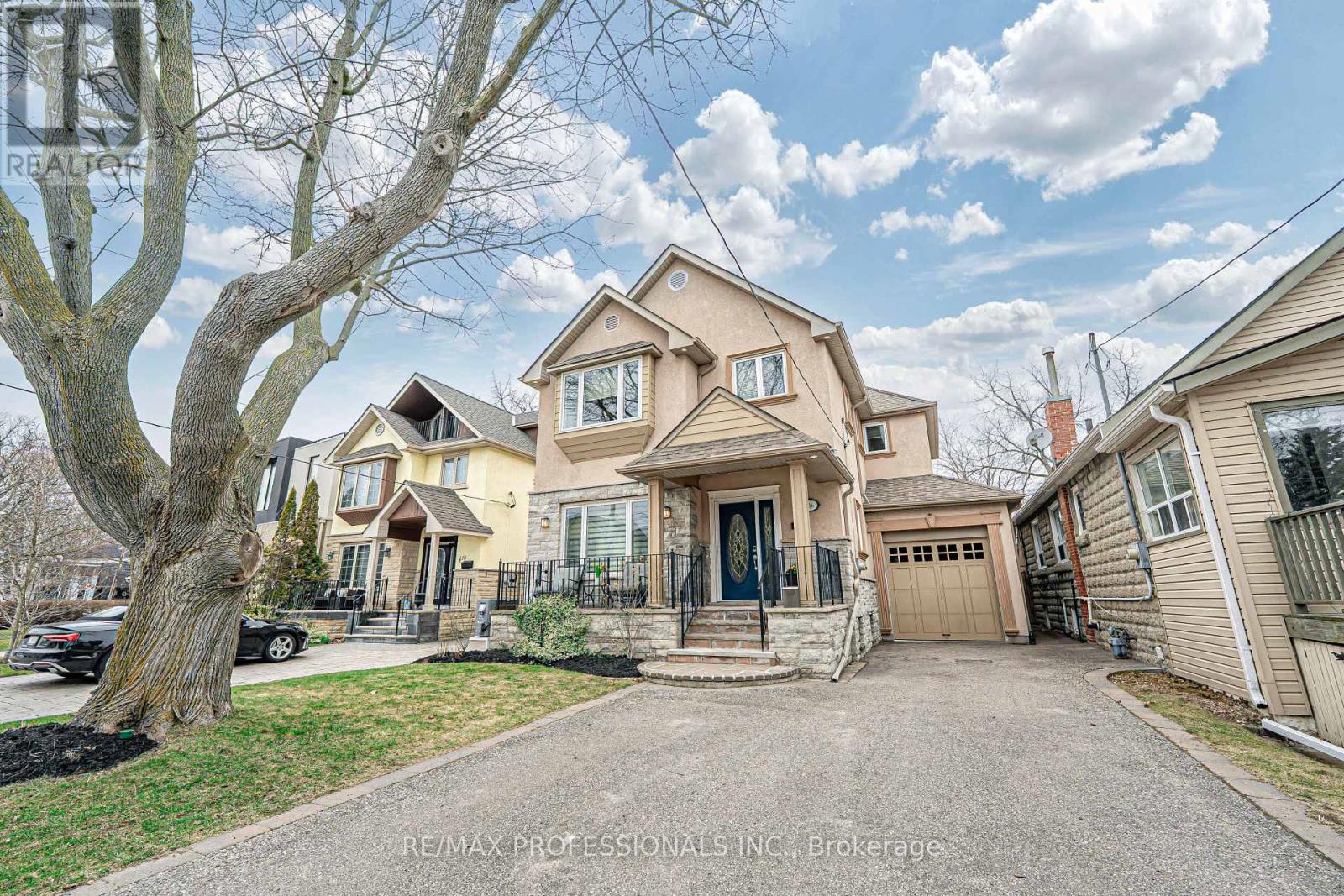 Property at 116 LAKE SHORE DRIVE image 2