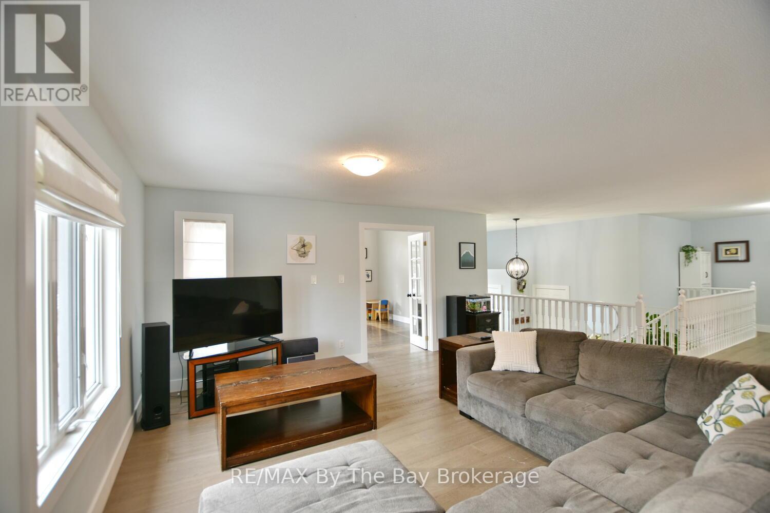 424 Ramblewood Drive, Wasaga Beach, Ontario  L9Z 1P3 - Photo 14 - S12021006