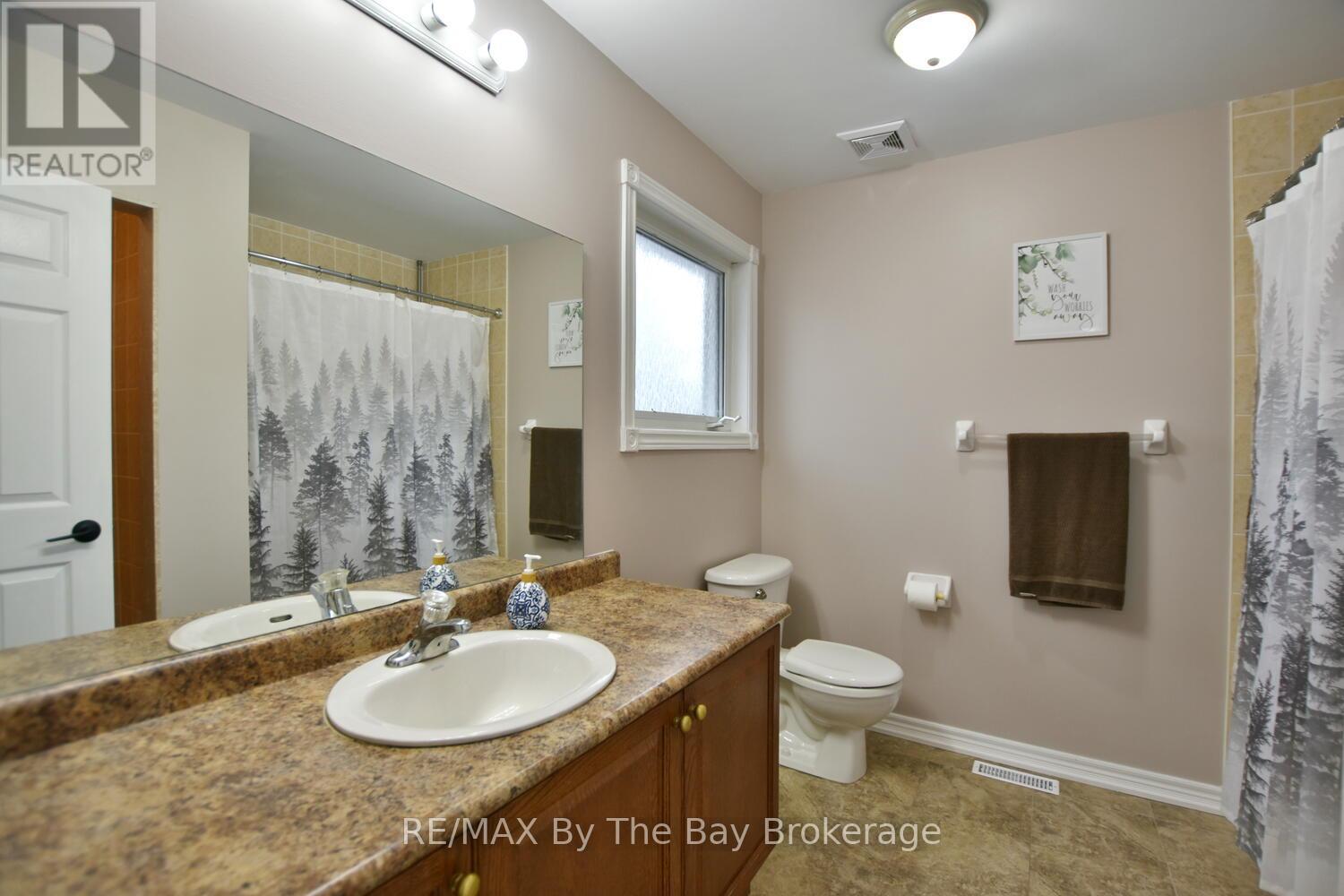 424 Ramblewood Drive, Wasaga Beach, Ontario  L9Z 1P3 - Photo 19 - S12021006