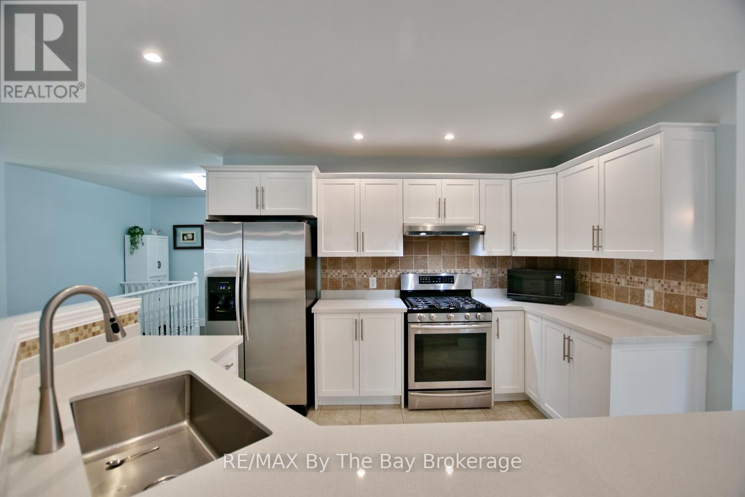 424 Ramblewood Drive, Wasaga Beach, Ontario  L9Z 1P3 - Photo 7 - S12021006
