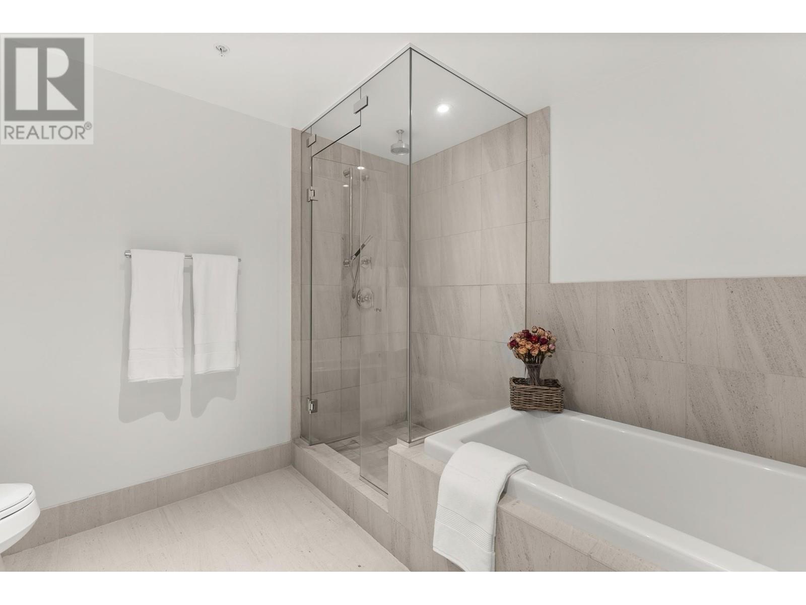 Listing Picture 21 of 40 : 503 6063 IONA DRIVE, Vancouver / 溫哥華 - 魯藝地產 Yvonne Lu Group - MLS Medallion Club Member