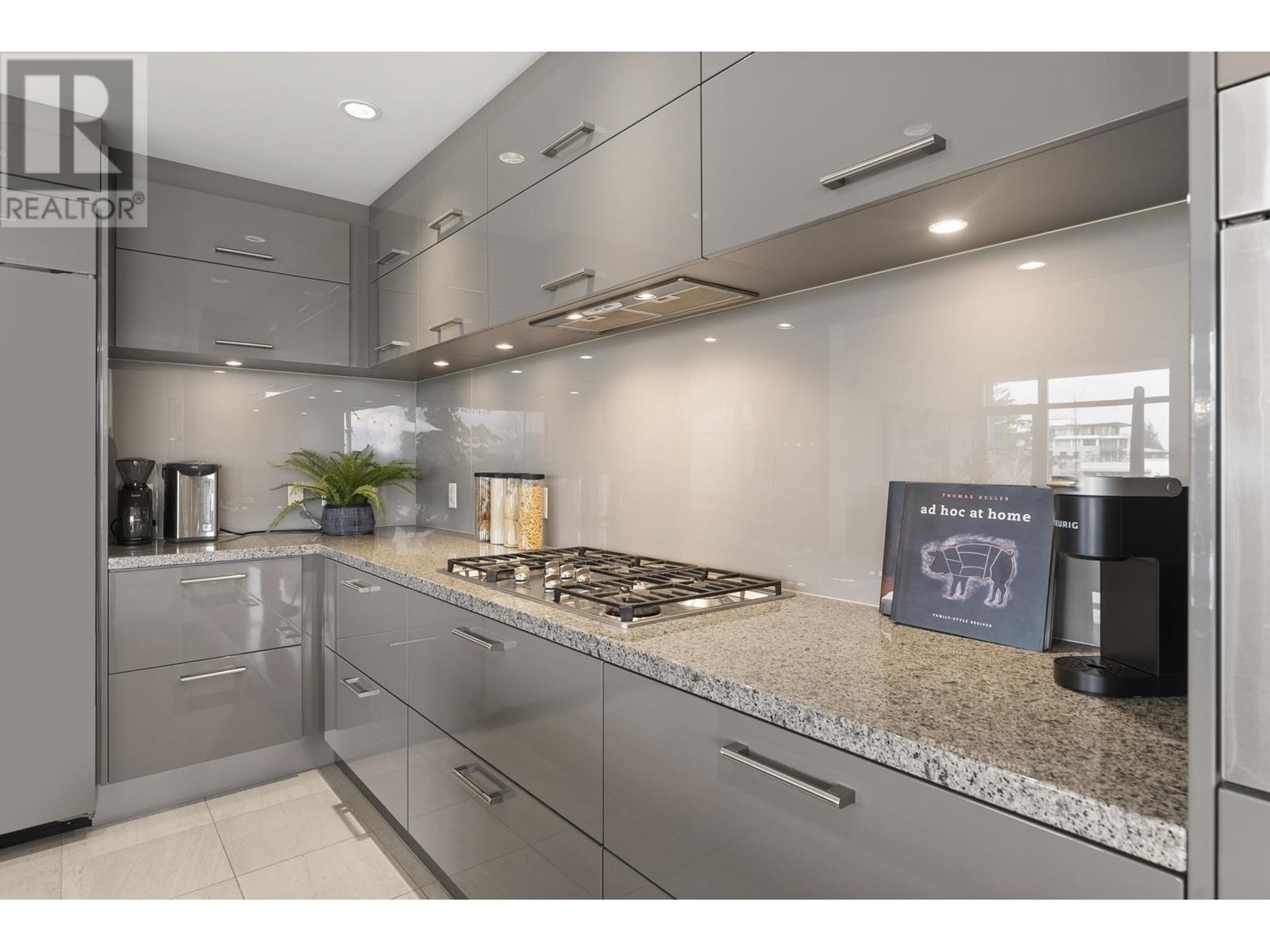 Listing Picture 15 of 40 : 503 6063 IONA DRIVE, Vancouver / 溫哥華 - 魯藝地產 Yvonne Lu Group - MLS Medallion Club Member