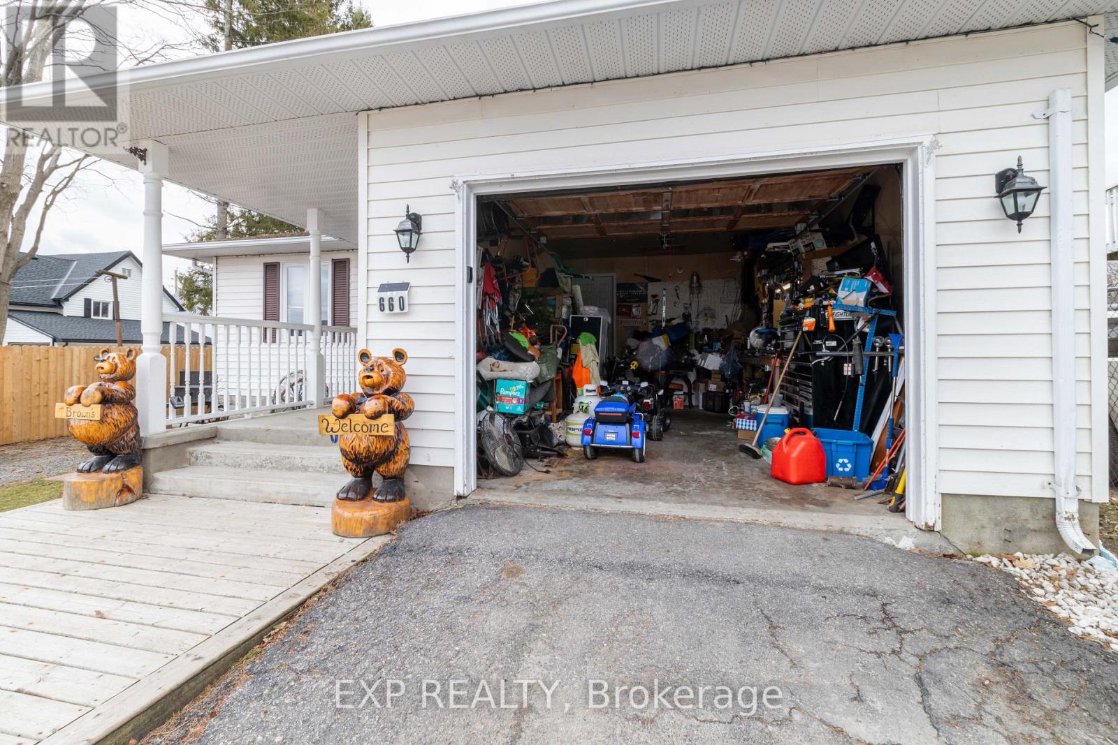 660 East Street, Edwardsburgh/cardinal, Ontario  K0E 1E0 - Photo 4 - X12100029