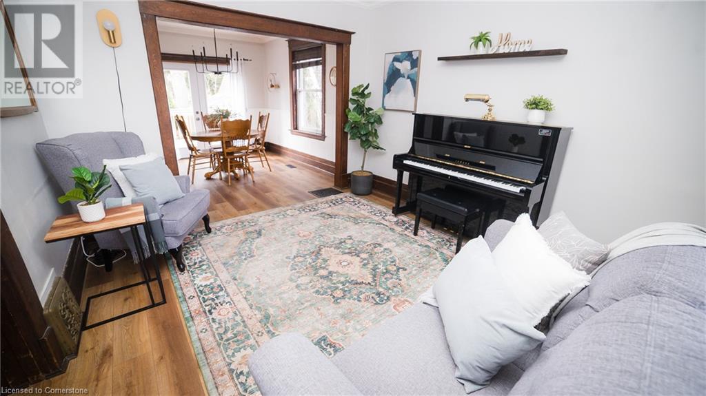 Property at 333 LOWTHER Street S image 5