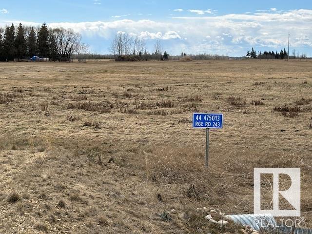Property at 44 475013 RGE RD 243 image 1