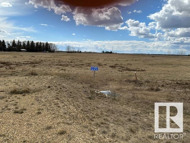 Property at 44 475013 RGE RD 243 image 3