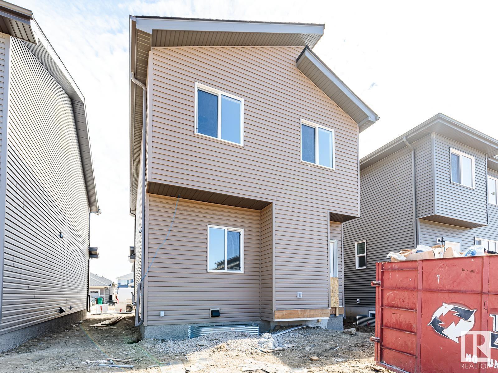 Property at 32 RESPLENDENT WY image 4
