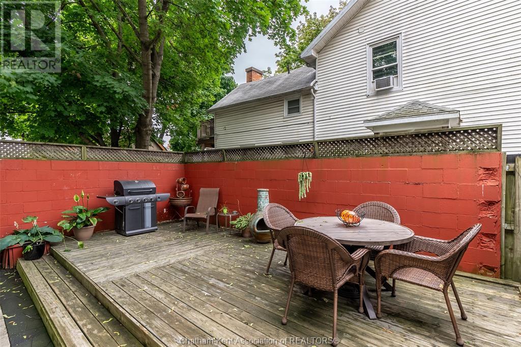 Property at 46 SELKIRK STREET image 5
