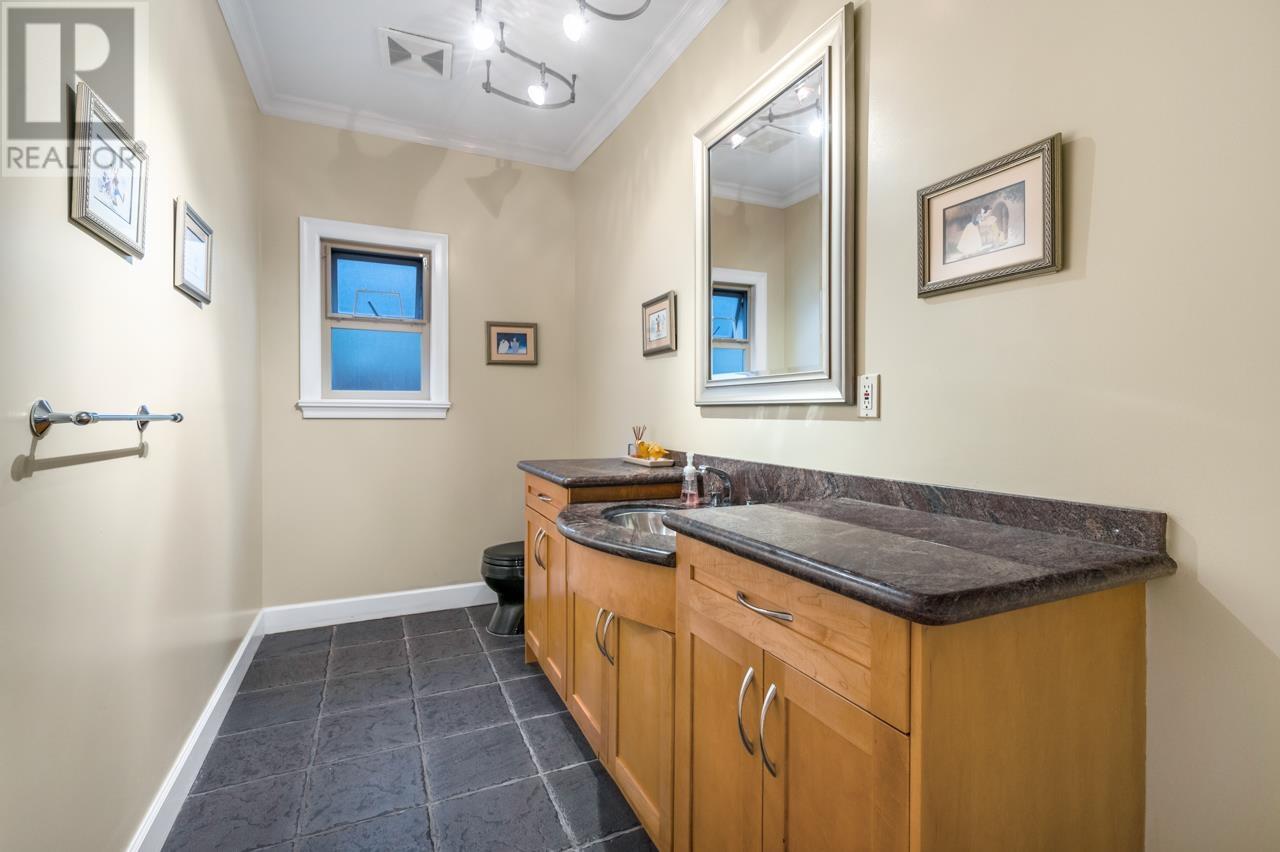 Listing Picture 13 of 21 : 10511 NO. 2 ROAD, Richmond / 烈治文 - 魯藝地產 Yvonne Lu Group - MLS Medallion Club Member