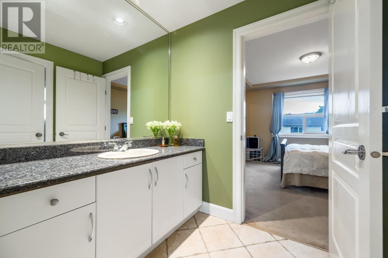 Listing Picture 18 of 21 : 10511 NO. 2 ROAD, Richmond / 烈治文 - 魯藝地產 Yvonne Lu Group - MLS Medallion Club Member