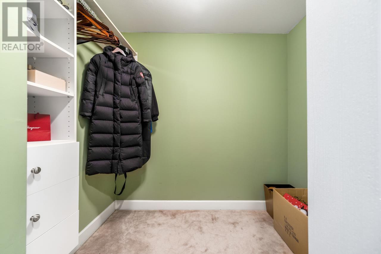 Listing Picture 17 of 21 : 10511 NO. 2 ROAD, Richmond / 烈治文 - 魯藝地產 Yvonne Lu Group - MLS Medallion Club Member