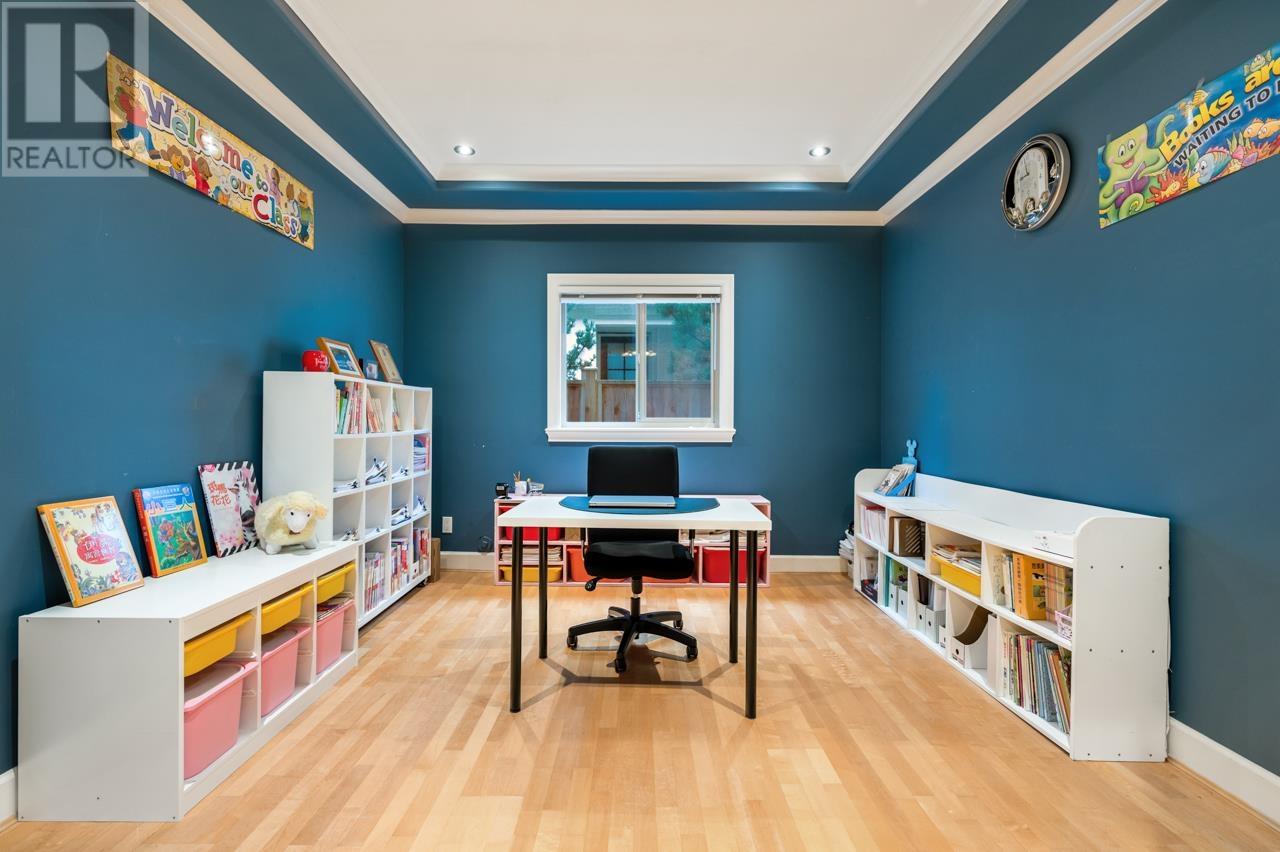 Listing Picture 11 of 21 : 10511 NO. 2 ROAD, Richmond / 烈治文 - 魯藝地產 Yvonne Lu Group - MLS Medallion Club Member