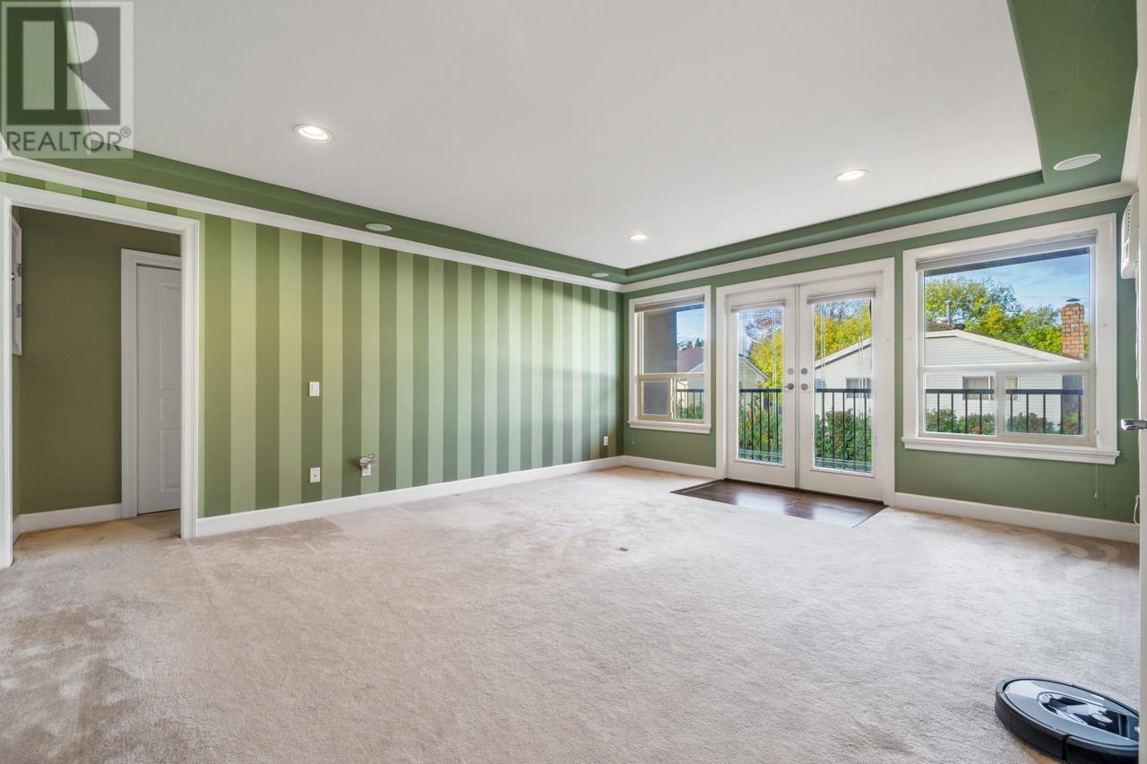 Listing Picture 15 of 21 : 10511 NO. 2 ROAD, Richmond / 烈治文 - 魯藝地產 Yvonne Lu Group - MLS Medallion Club Member