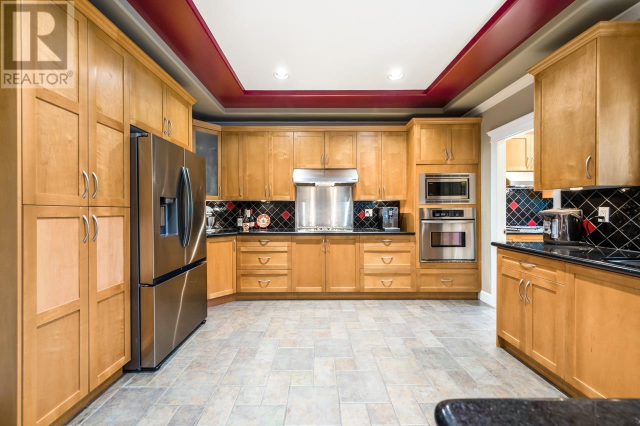 Listing Picture 7 of 21 : 10511 NO. 2 ROAD, Richmond / 烈治文 - 魯藝地產 Yvonne Lu Group - MLS Medallion Club Member