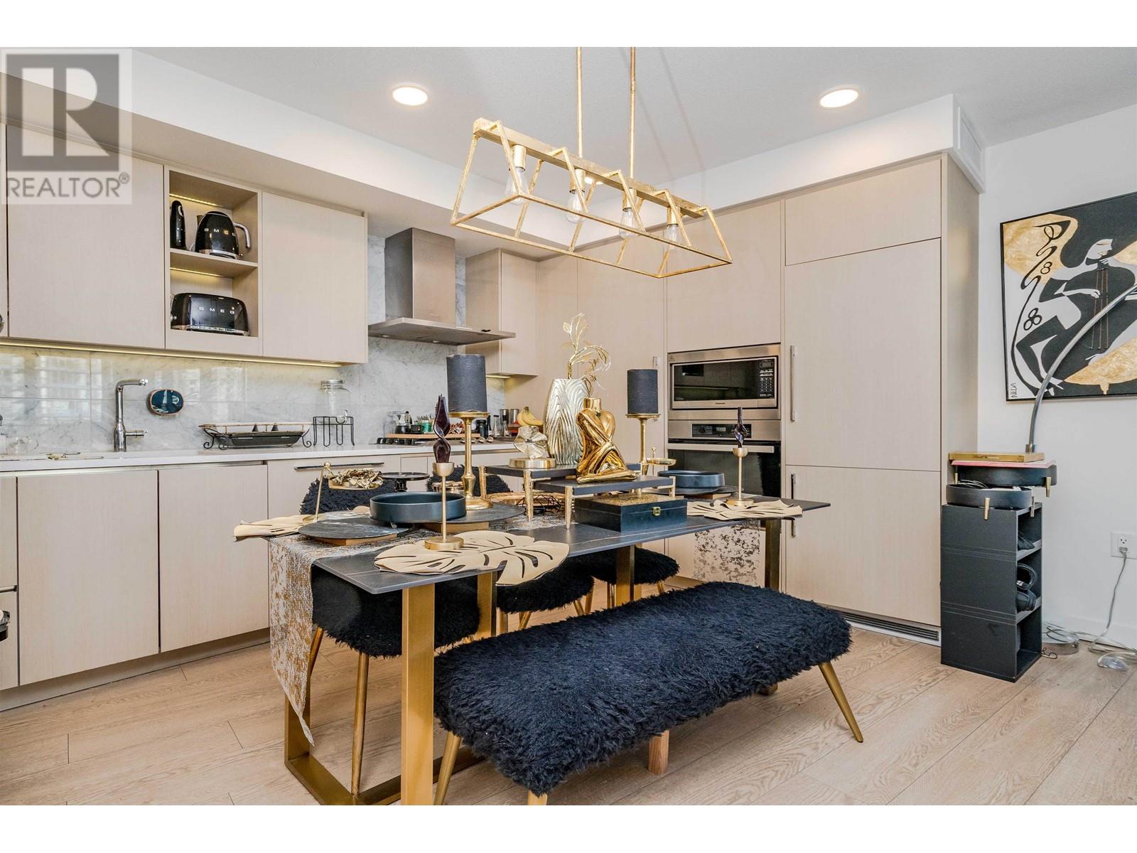 Listing Picture 9 of 40 : 688 87 NELSON STREET, Vancouver / 溫哥華 - 魯藝地產 Yvonne Lu Group - MLS Medallion Club Member