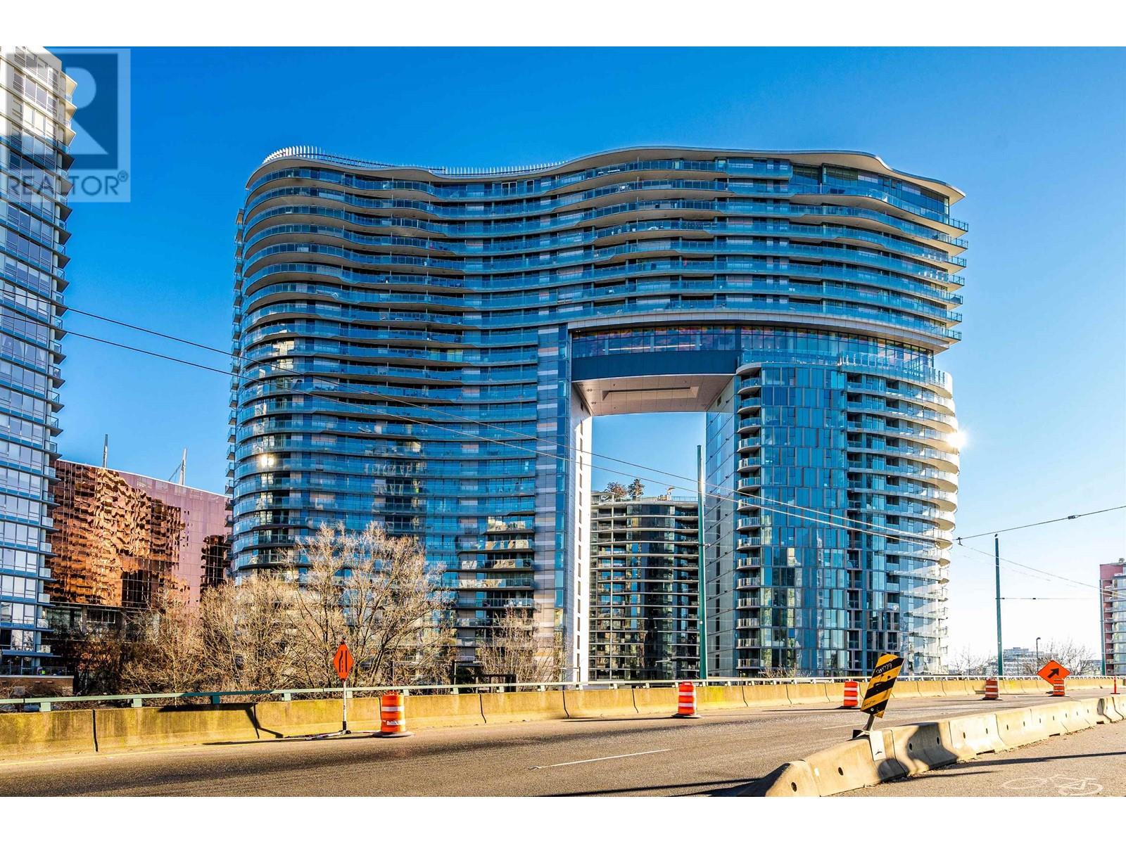 688 87 NELSON STREET, Vancouver