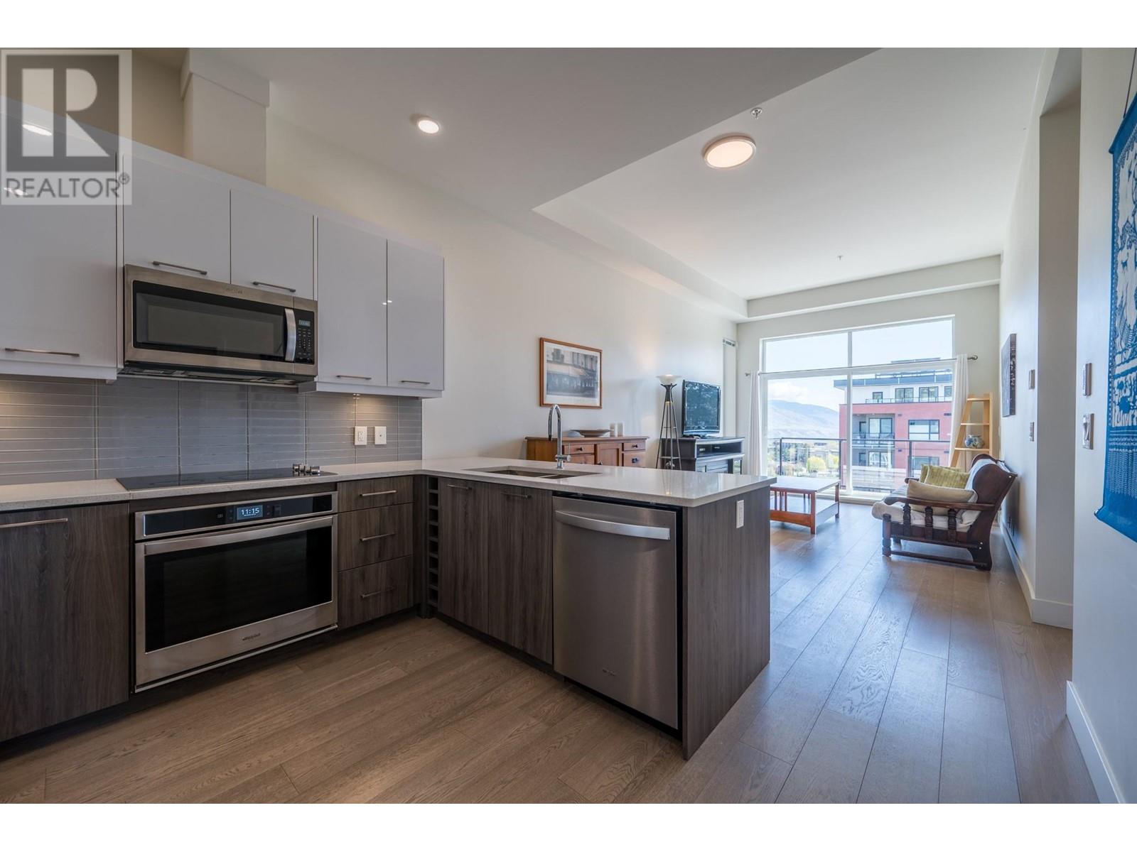 Property at 885 University Drive Unit# #402 image 3