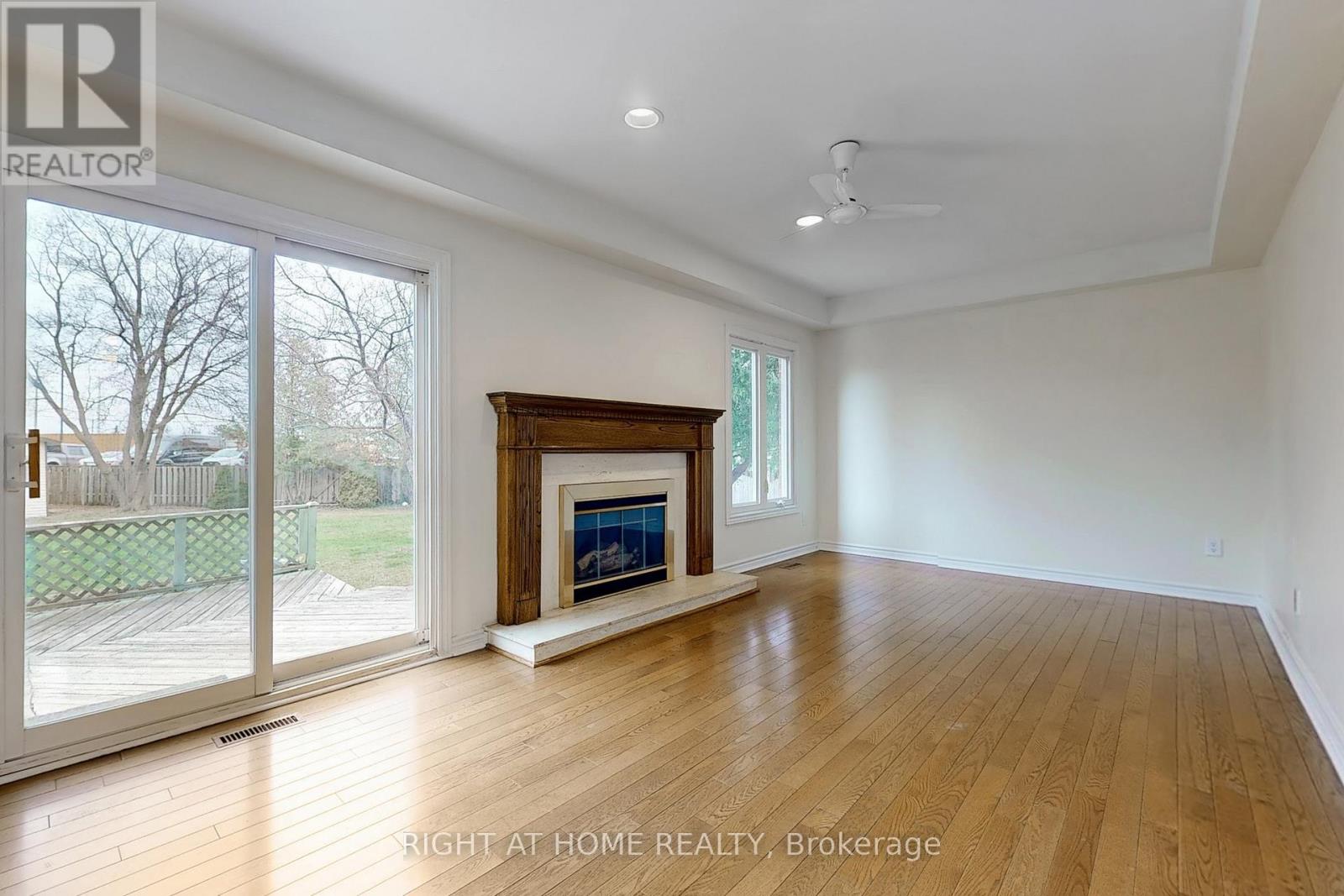 3298 Pilcom Crescent, Mississauga, Ontario  L5B 3X4 - Photo 4 - W12100042