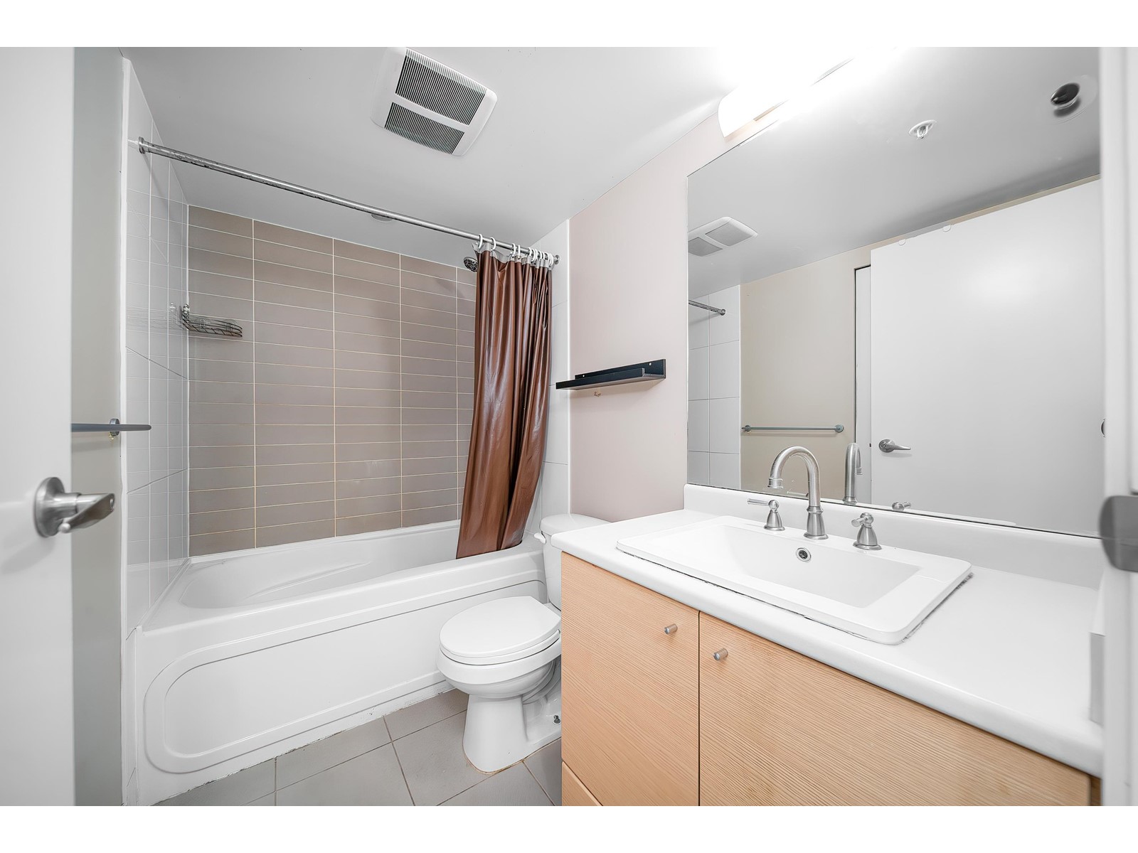 410 13618 100 Avenue, Surrey, British Columbia  V3T 0A8 - Photo 12 - R2993870