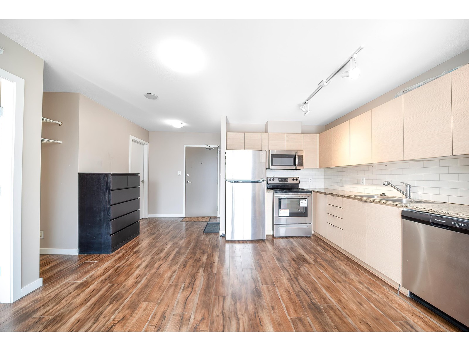 410 13618 100 Avenue, Surrey, British Columbia  V3T 0A8 - Photo 9 - R2993870