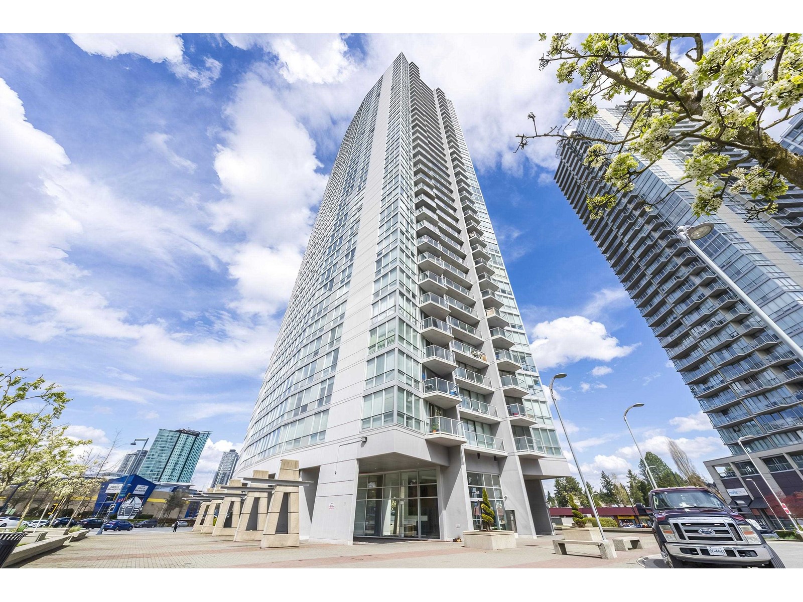 410 13618 100 Avenue, Surrey, British Columbia  V3T 0A8 - Photo 2 - R2993870