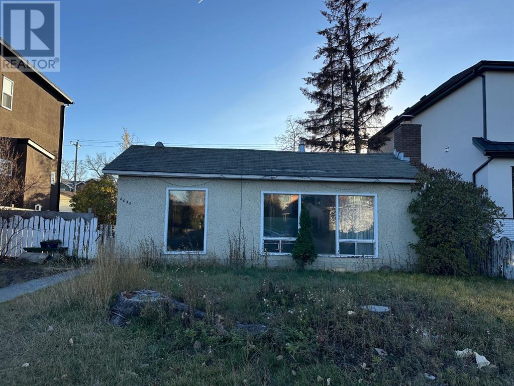 6623 Bow Crescent Nw, Calgary, Alberta  T3B 2C7 - Photo 2 - A2178544